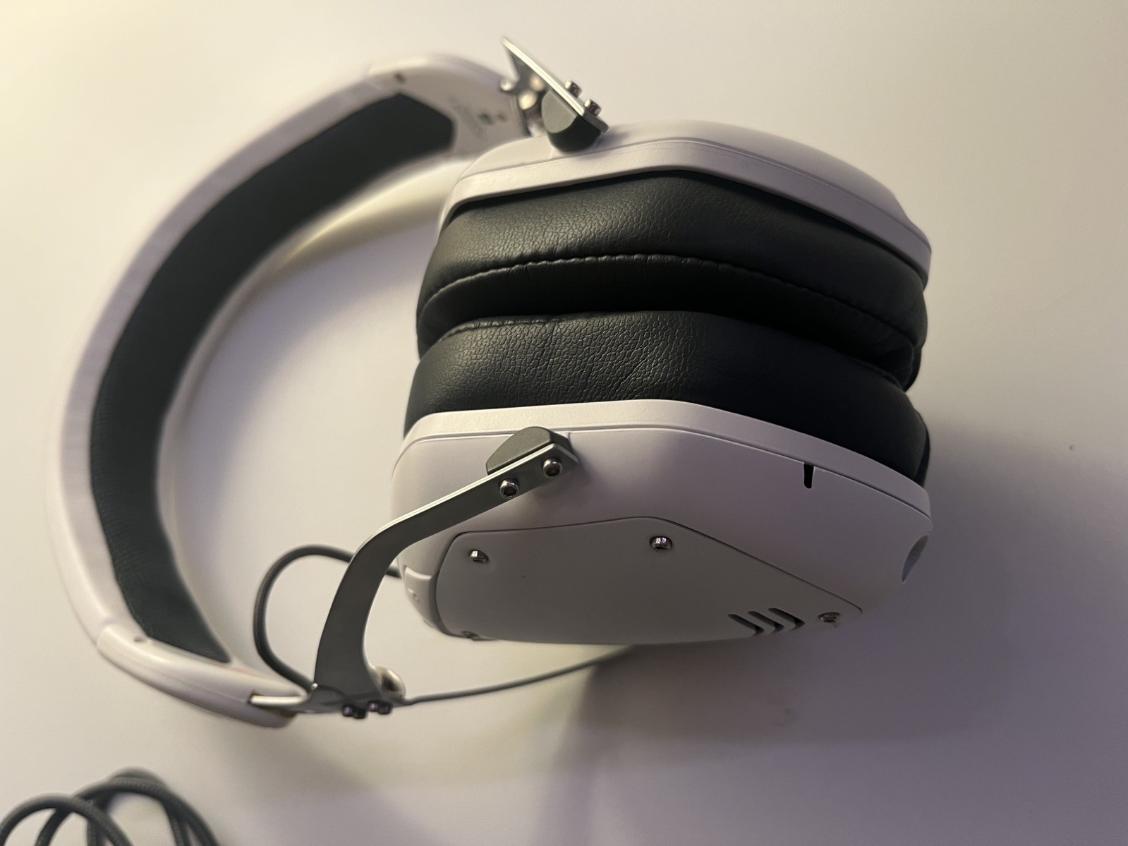 V-Moda Crossfade 2 WIRELESS Over-Ear Headphones – Matte White