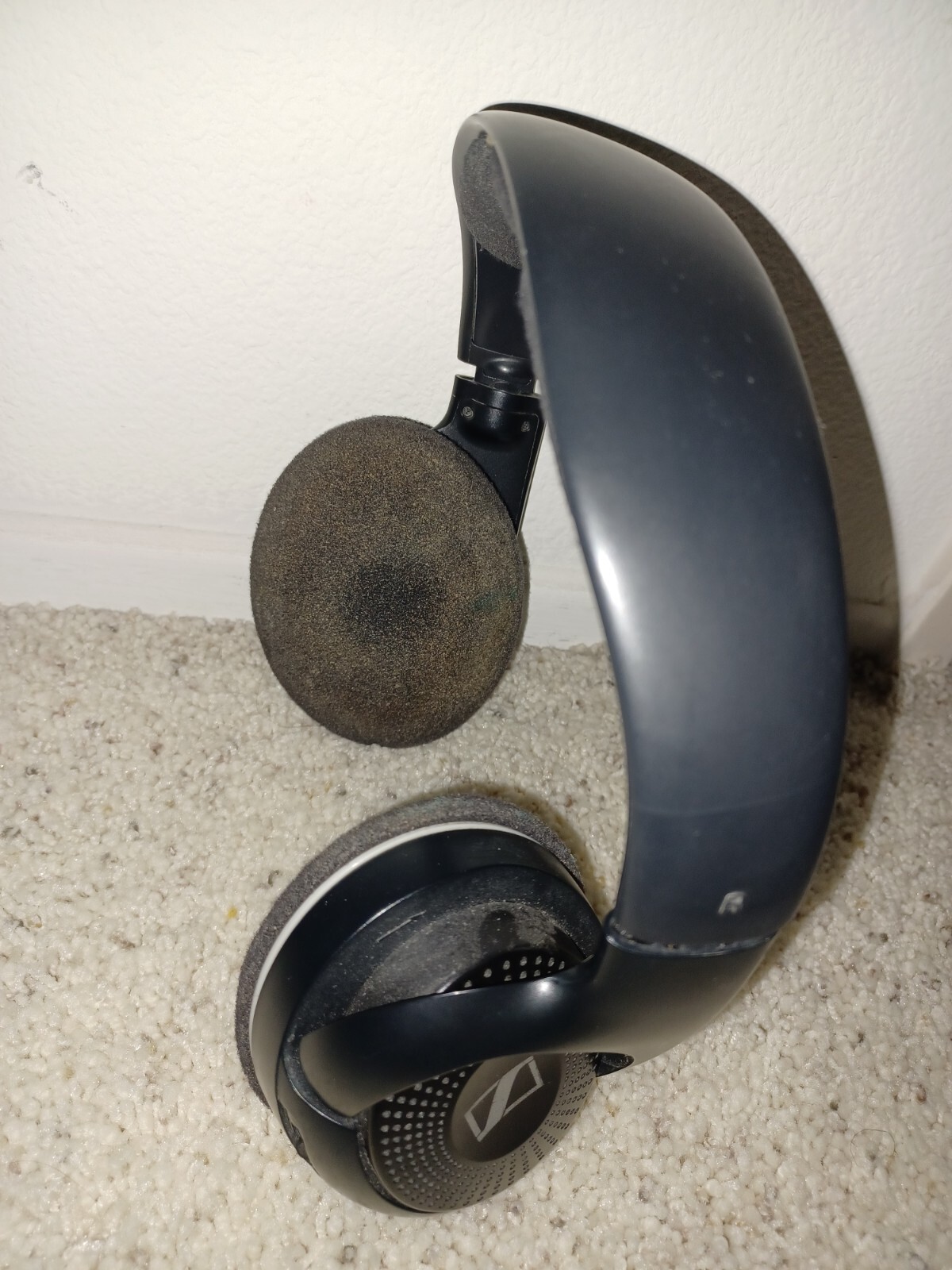 Sennheiser RS 120 On-Ear Wireless Stereo Headphone Headset System