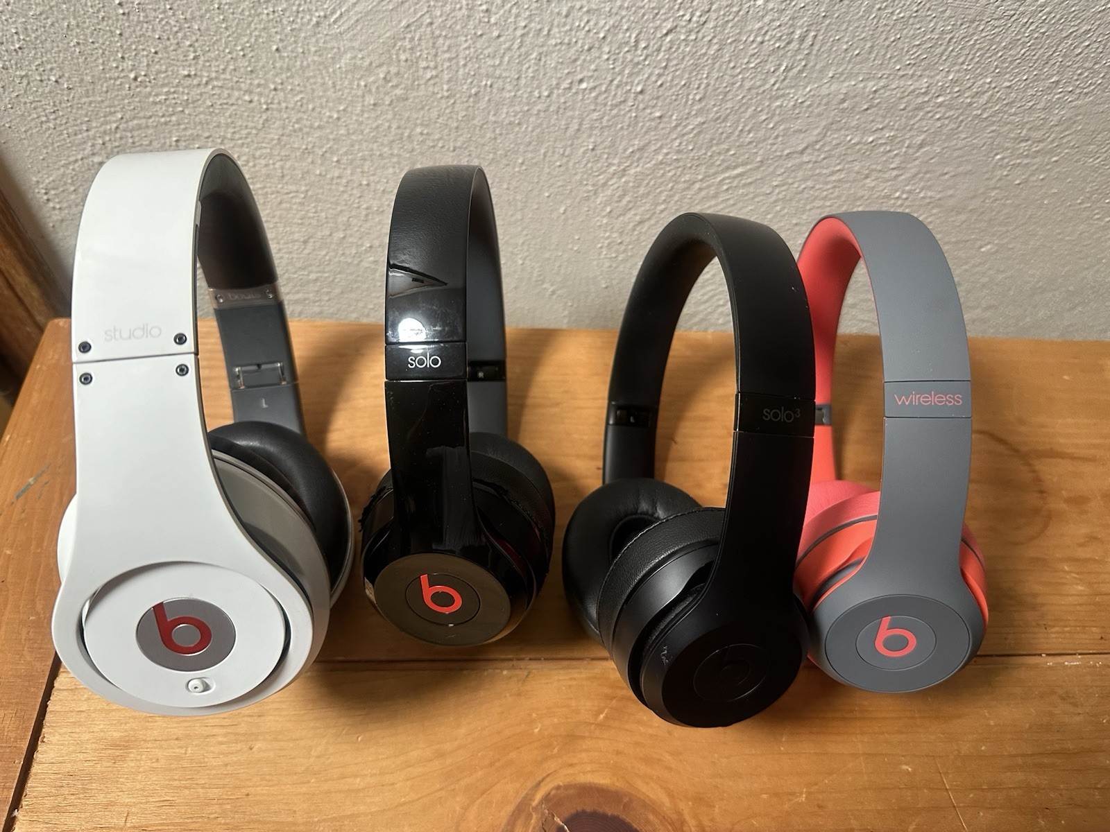 Lot Of 4 Beats Headphones Por Parts Or Not Working