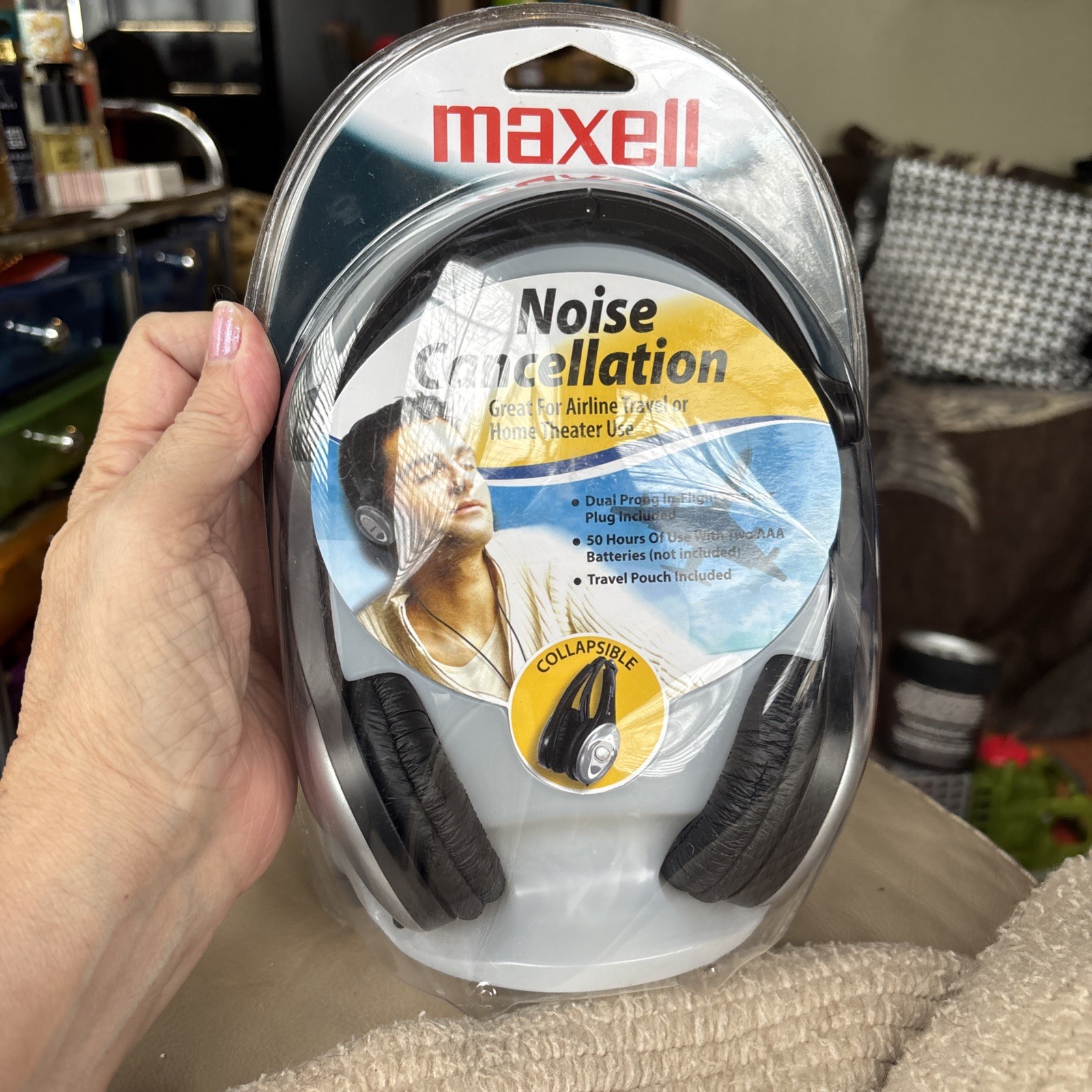 Maxell HP/NC-II1 Lightweight Noise Cancellation Travel Headphones NEW Sealed.