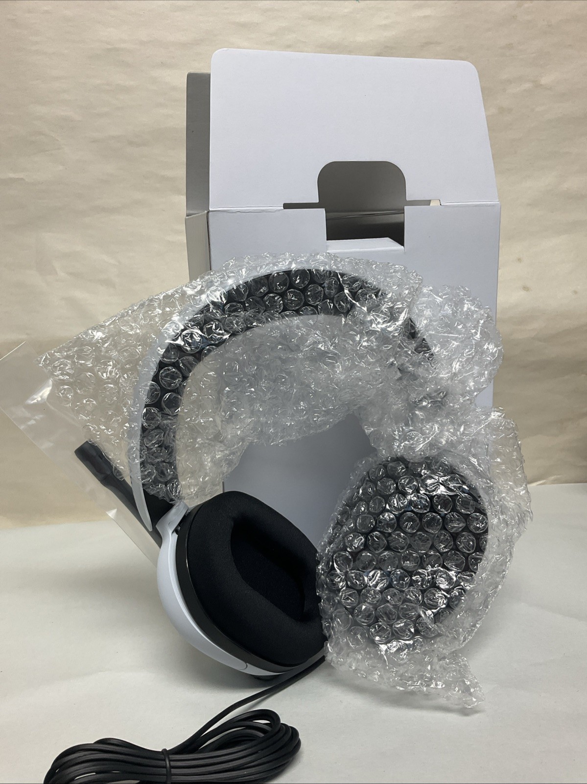Sony INZONE H5 Wireless Gaming Headset (White) Brand new still in sealed box