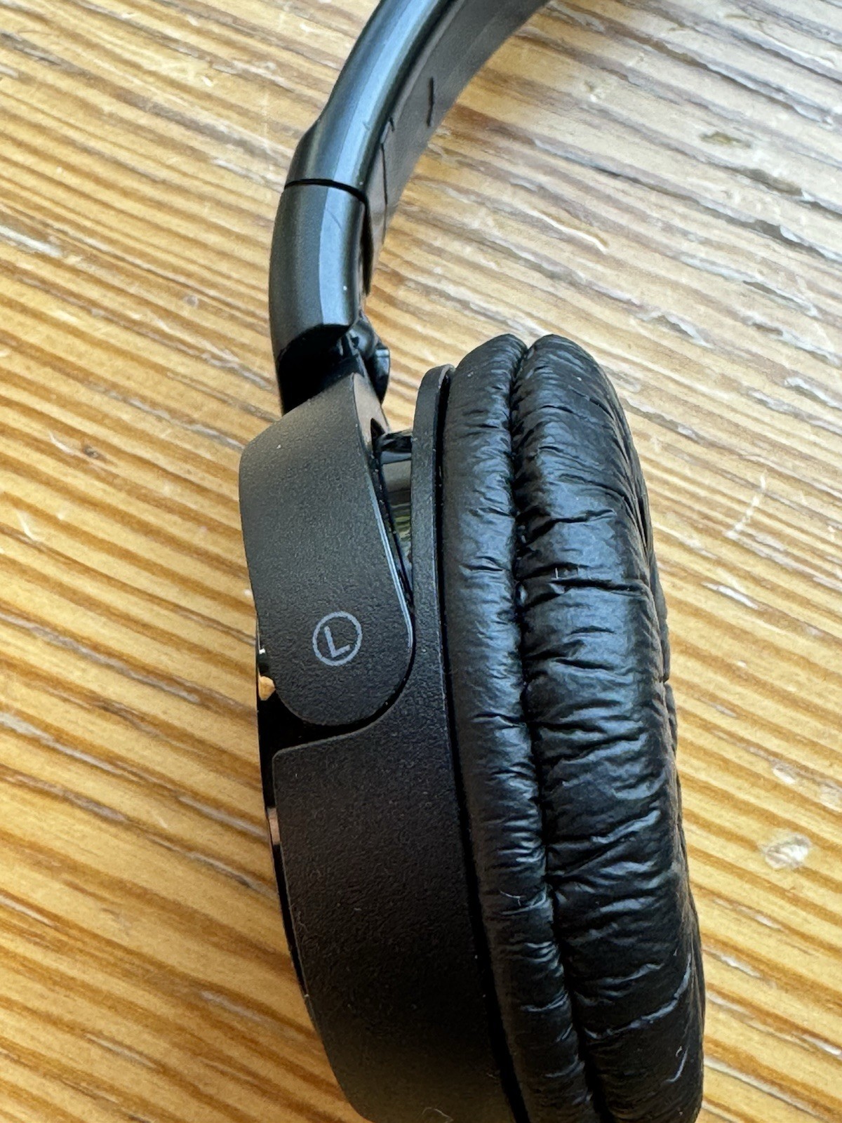 Sony MDR-ZX110 Wired Ear-Pad (On the Ear) Headband Headphones in Black. Used.