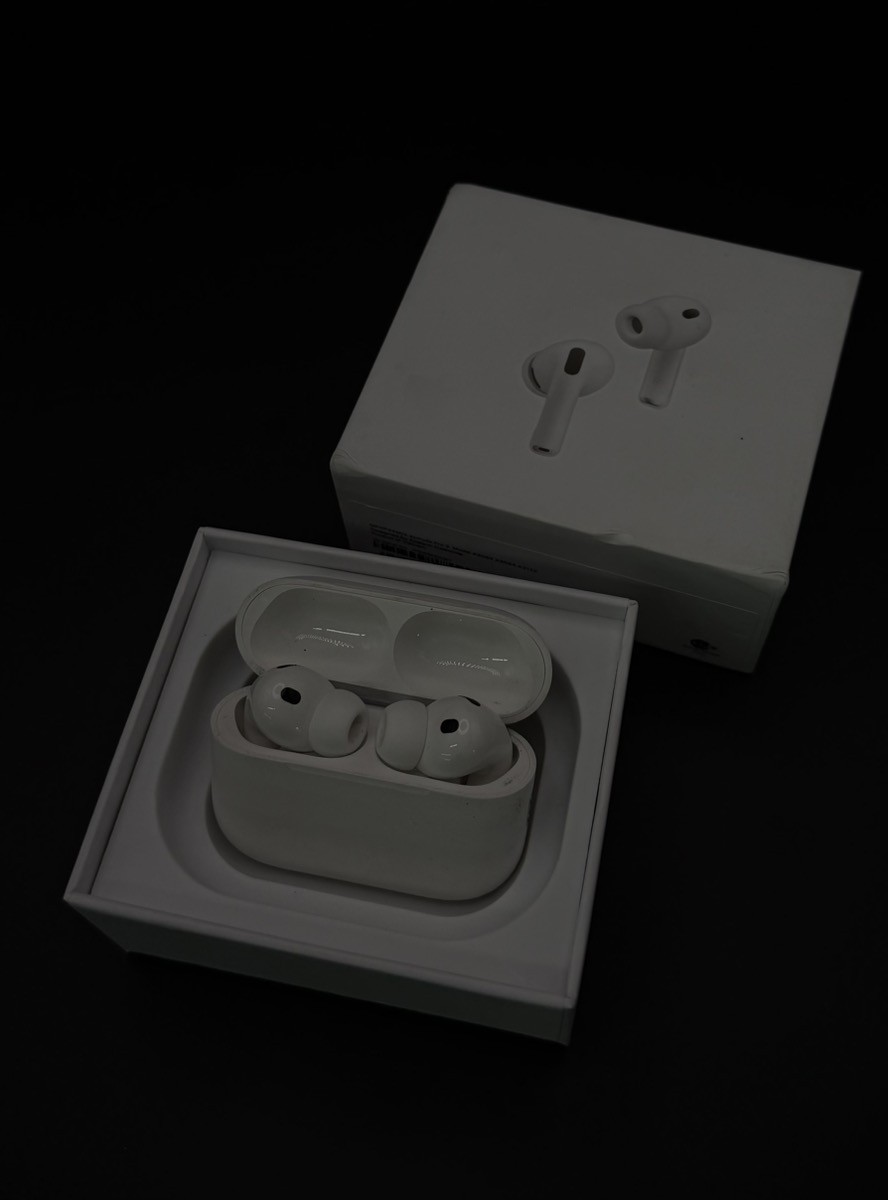 APPLE AIRPODS PRO 3 – A3063 IN CASE WITH BOX (J01029598)