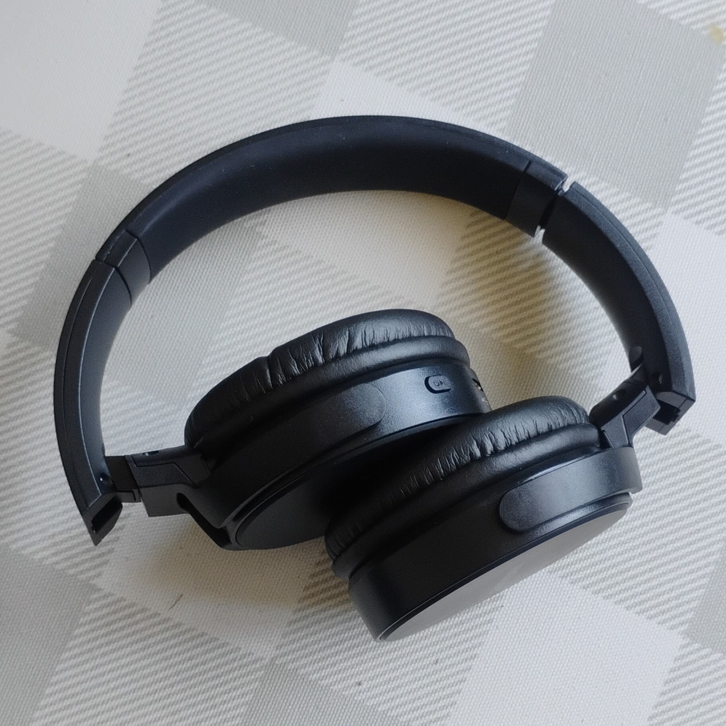 Black Headband Headphones Double Earpieces Ear-Pad (On the Ear) Over-Ear Style