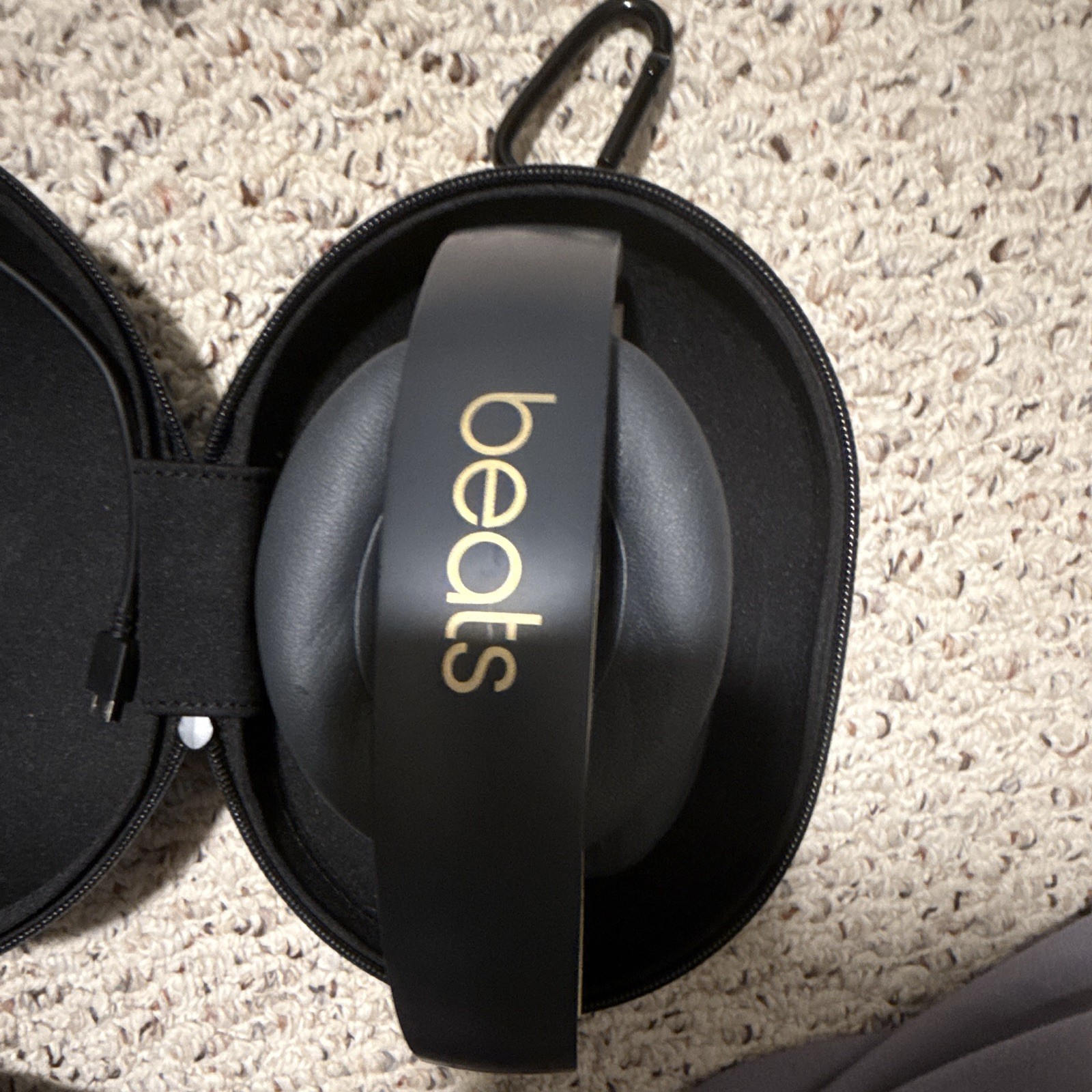 Beats Studio3 Wireless ANC Over-Ear Headphones Black/ Gold w/ Case and charger