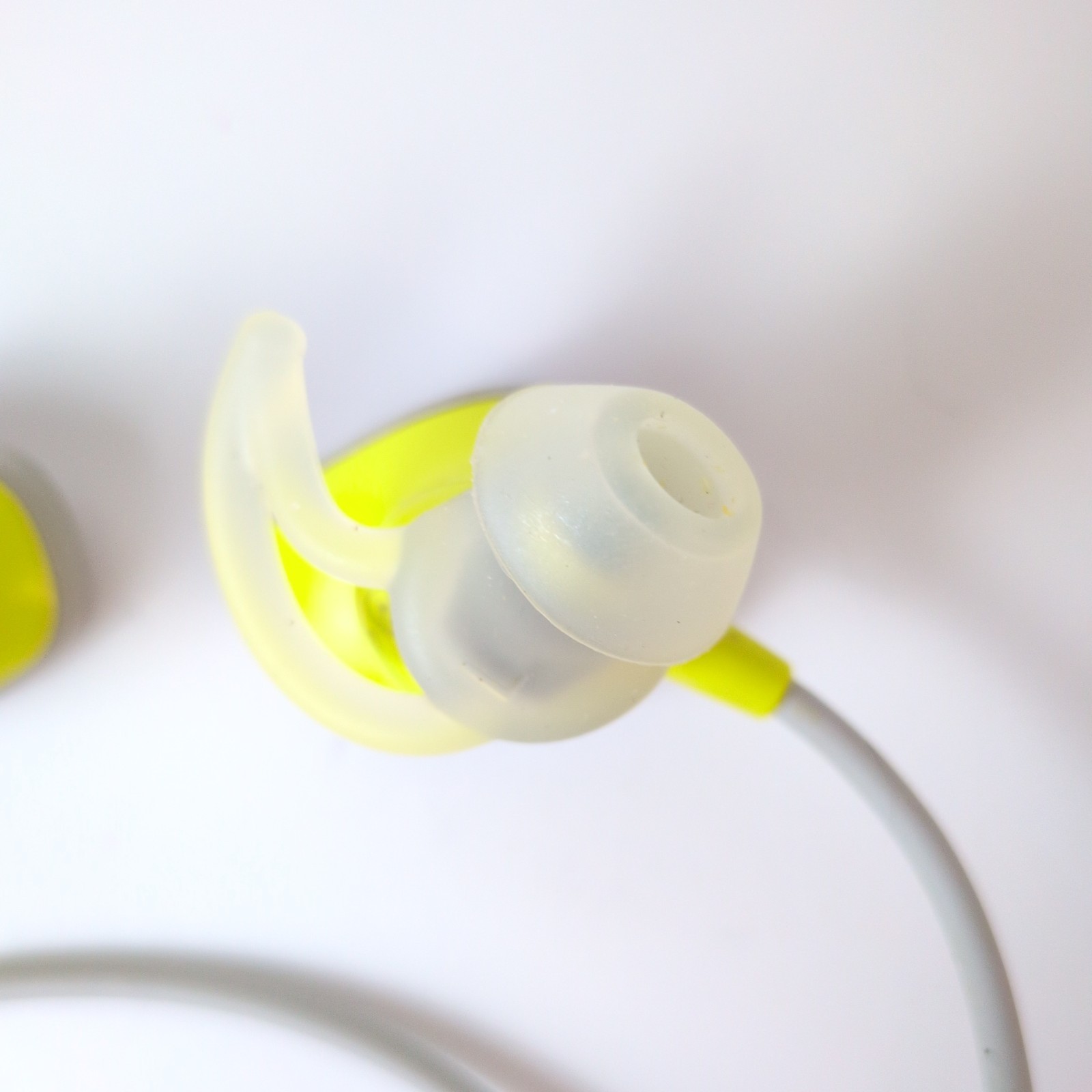 Bose SoundSport Wireless In Ear Bluetooth Sweat-Resistant Headphones Grey Yellow
