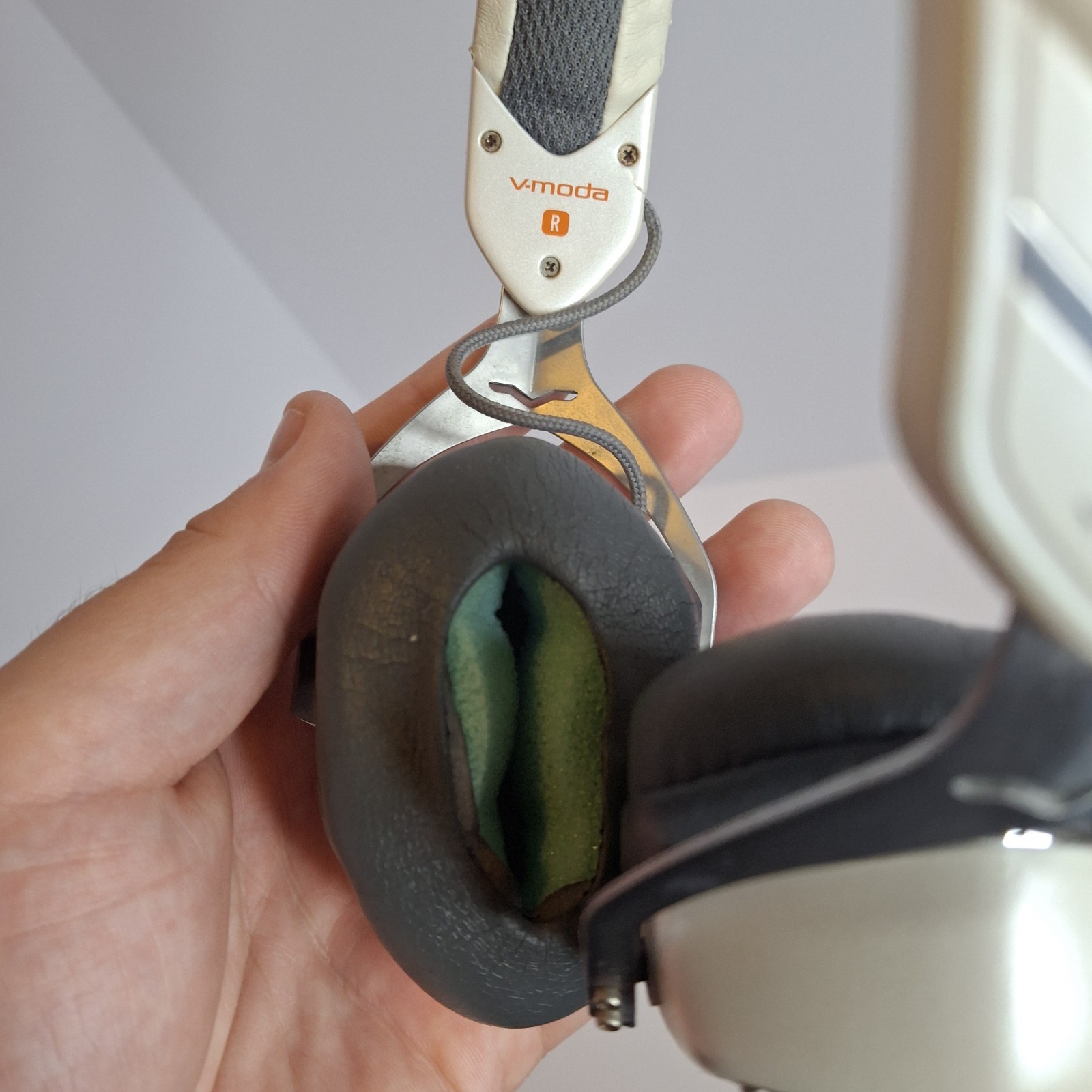 V-Moda Crossfade M-80 Vocal Noise Isolating Wired Headphones – Tested Works READ