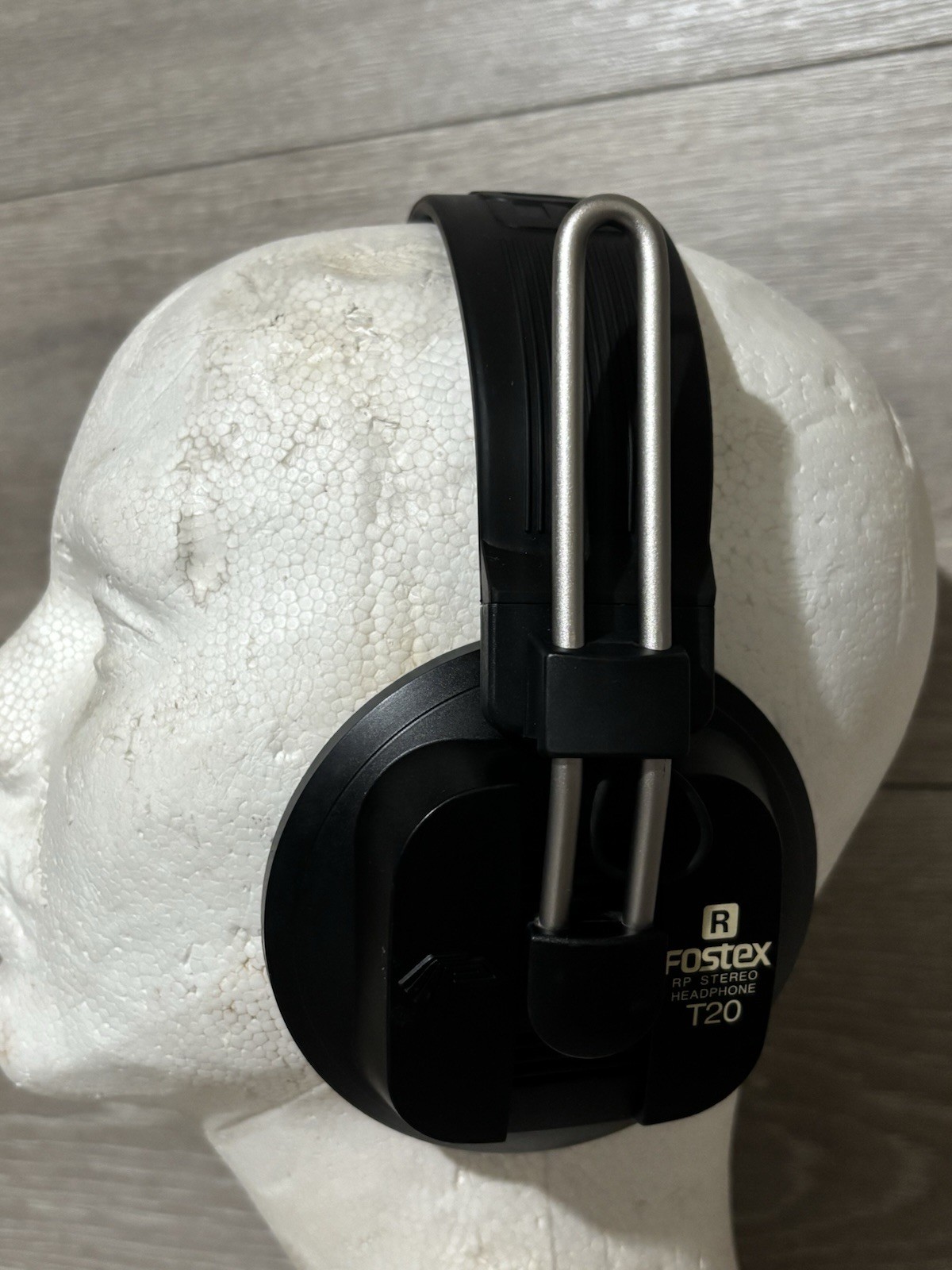 Fostex T20 Professional Studio Headphones WORKING – (NEED EAR-PADS AND WIRE)