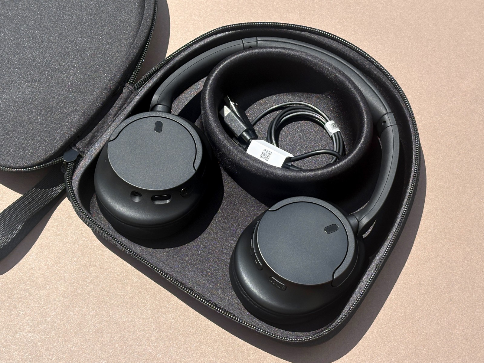 SONY WH-CH720N/B Noise Canceling Wireless Headphones / w Hard Case – BLACK #OB