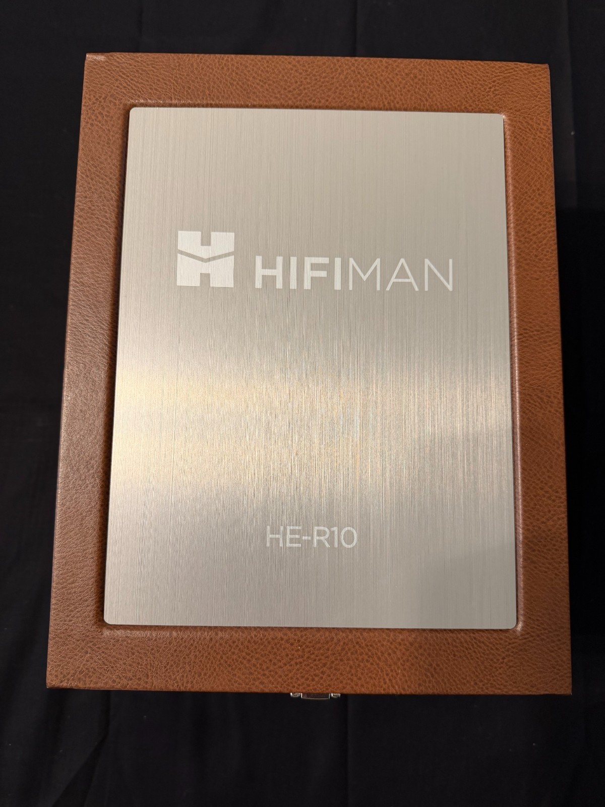 NEW OPEN BOX HIFIMAN HE-R10P Closed Back Planar Magnetic Over-Ear Headphones