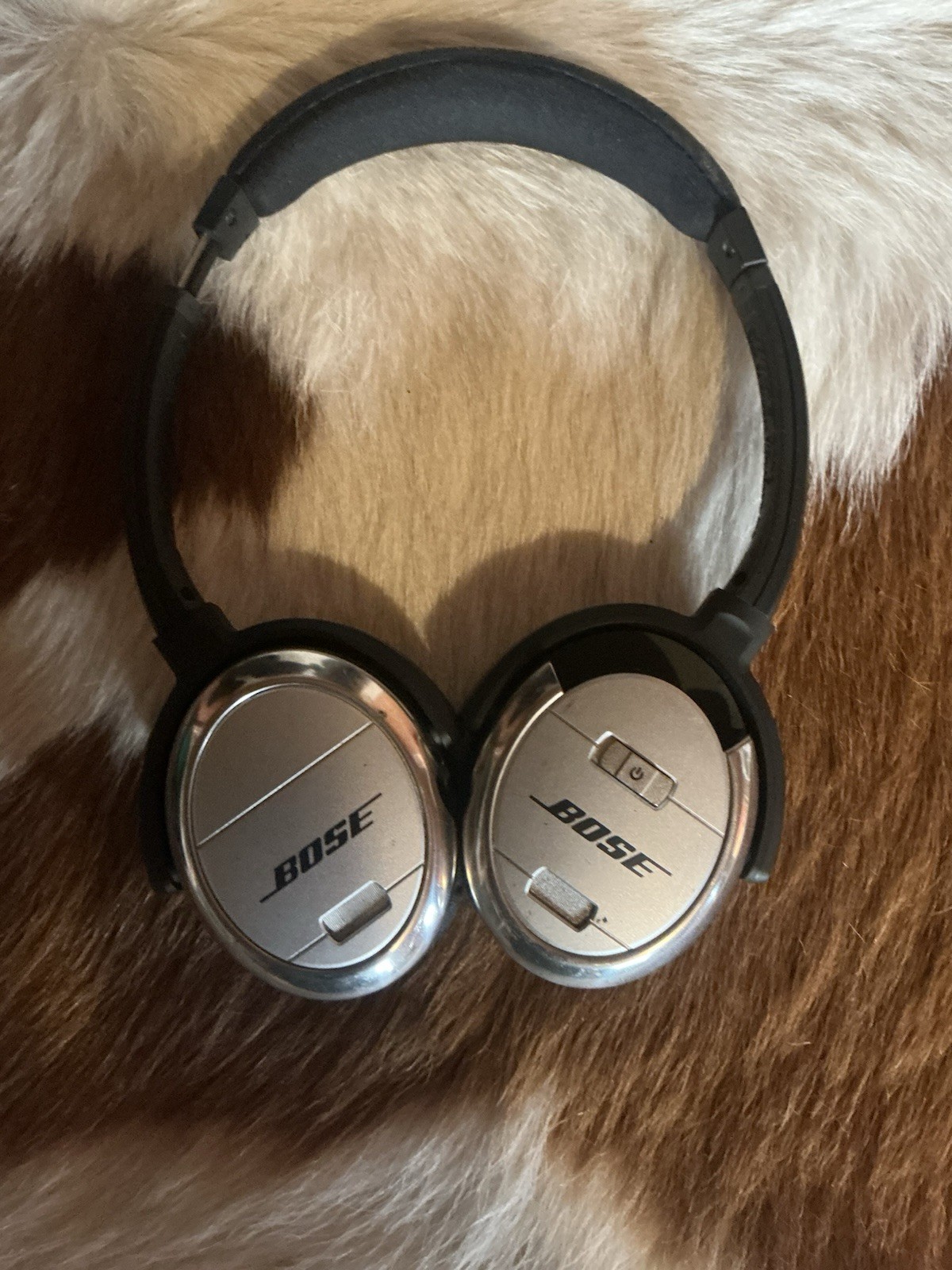 Bose QuietComfort 3 QC3 Noise-Cancelling Headphones, Black and Silver