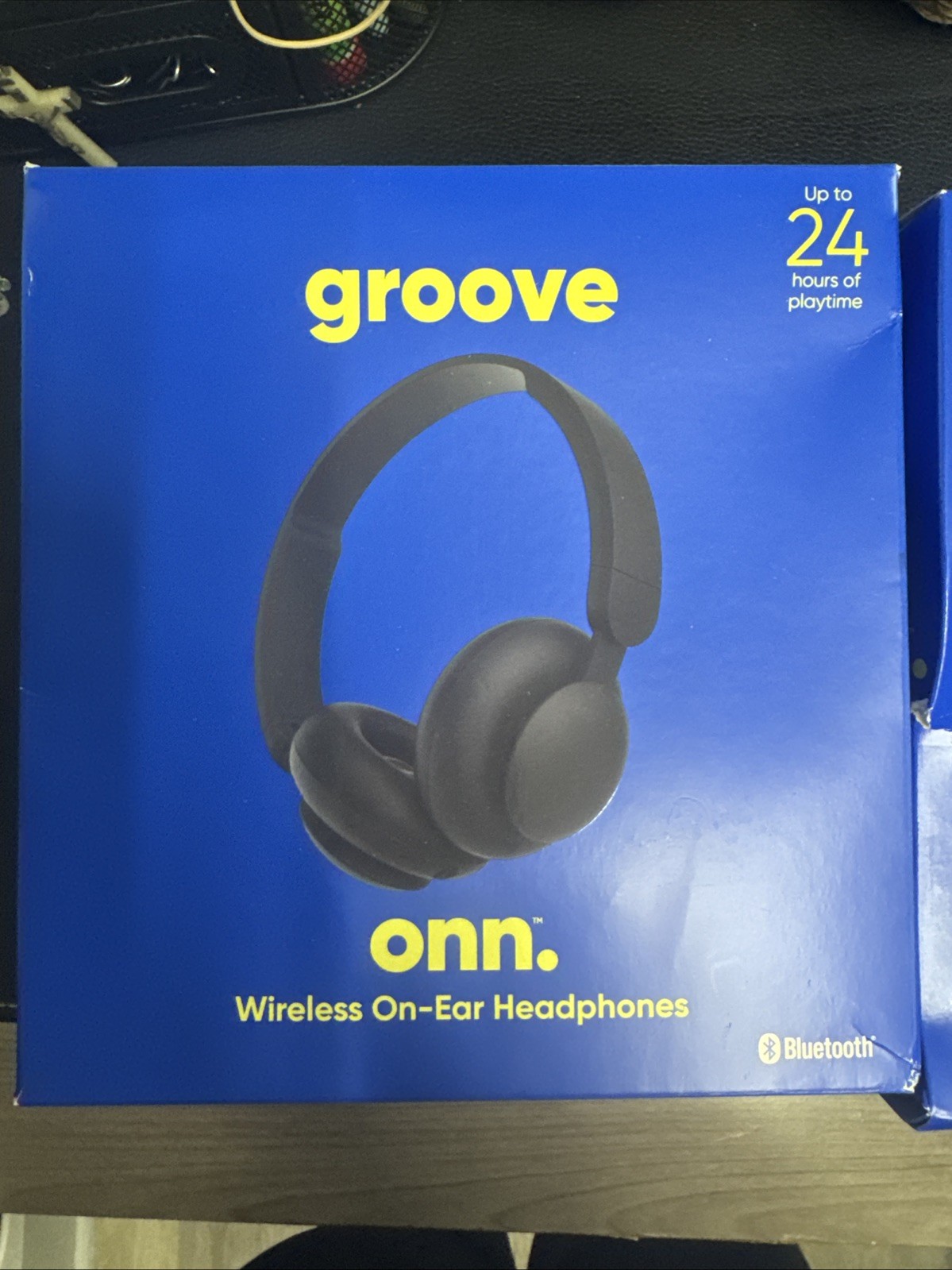 groove onn wireless on ear headphones Blue Or Back