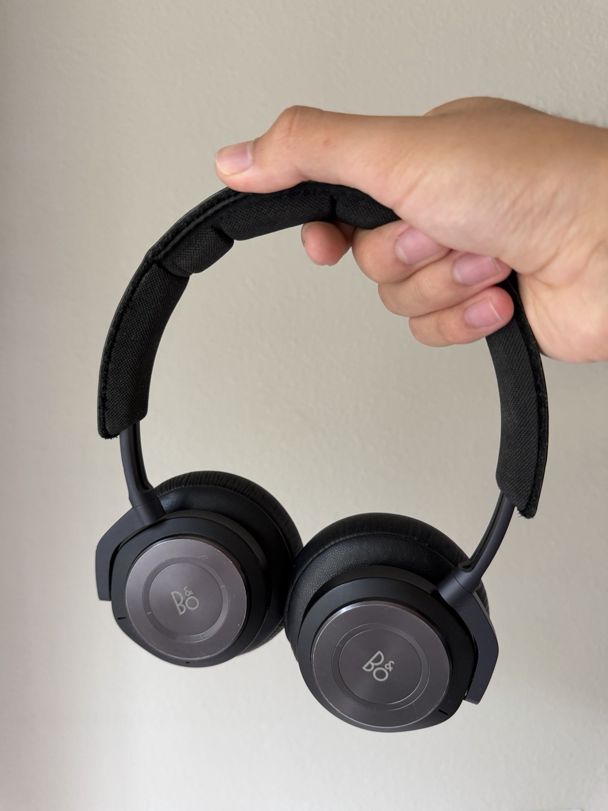 Bang & Olufsen Beoplay H9 3rd Generation Wireless Noise Cancelling Headphones