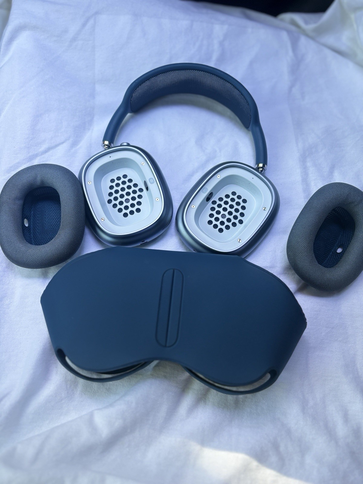 Apple AirPods Max Wireless Over-Ear Headphones Blue Silver Noise Cancellation