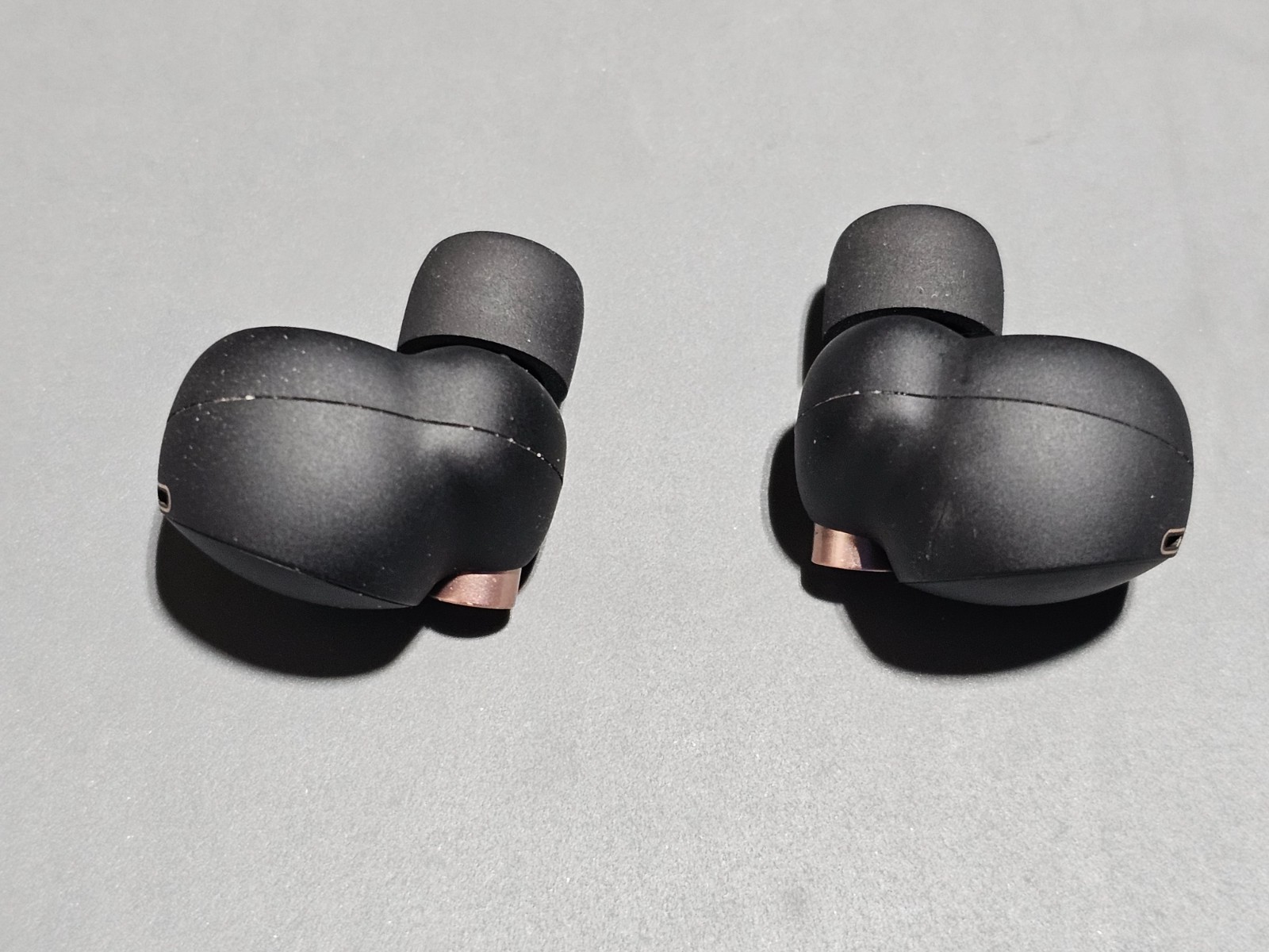 SONY WF-1000XM4 NOISE CANCELLING TRULY WIRELESS EARBUDS – BLACK