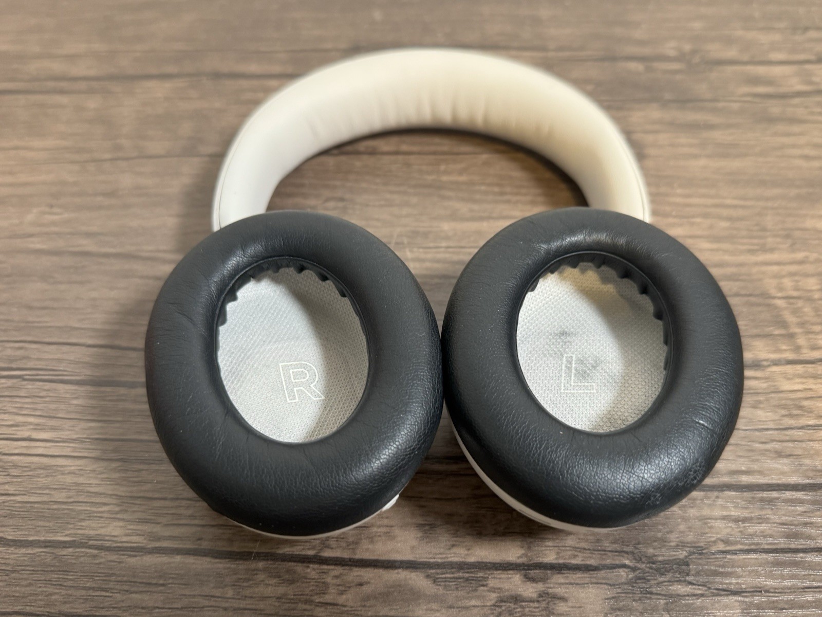 Bose QuietComfort Ultra Over-Ear Headphones White Smoke TESTED WORKS