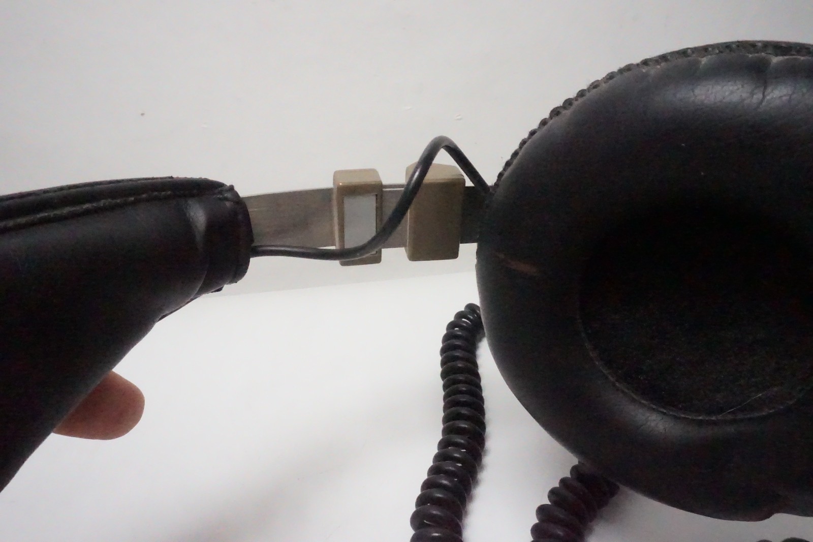 Vintage Realistic Nova 40 Wired Over-Ear Headphones Stereo Headset Brown Black