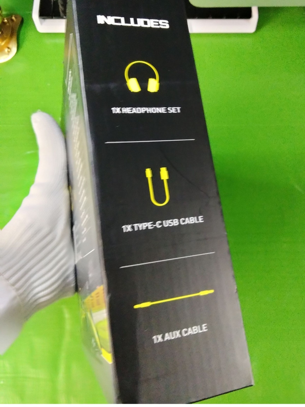 Invicta Racing Power Headphones Black Yellow Wireless Noise Cancel HD Mic ???