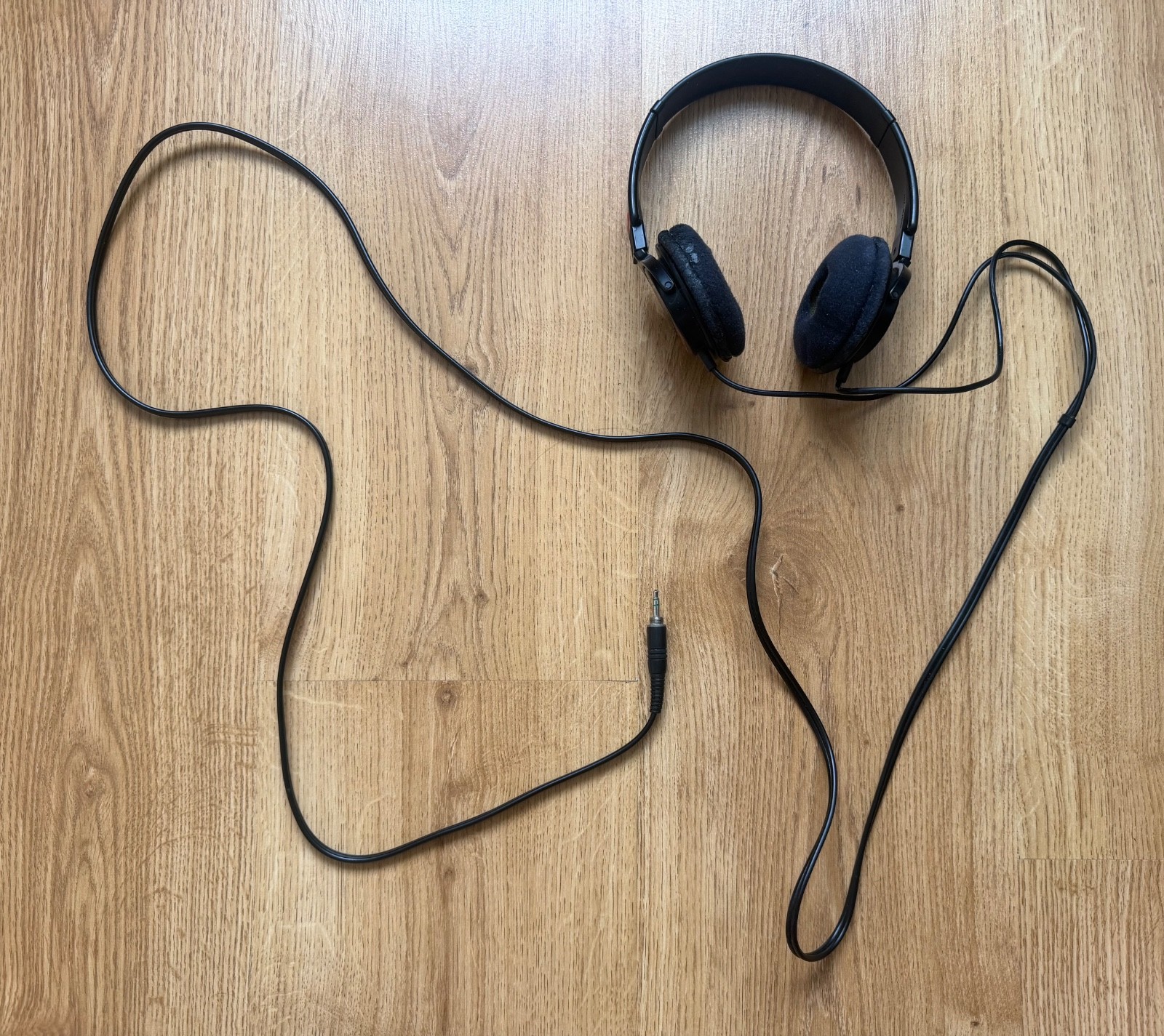 Vintage 80s Sony MDR-V2 Over the Ear Headphones Tested & Works need plug repair!
