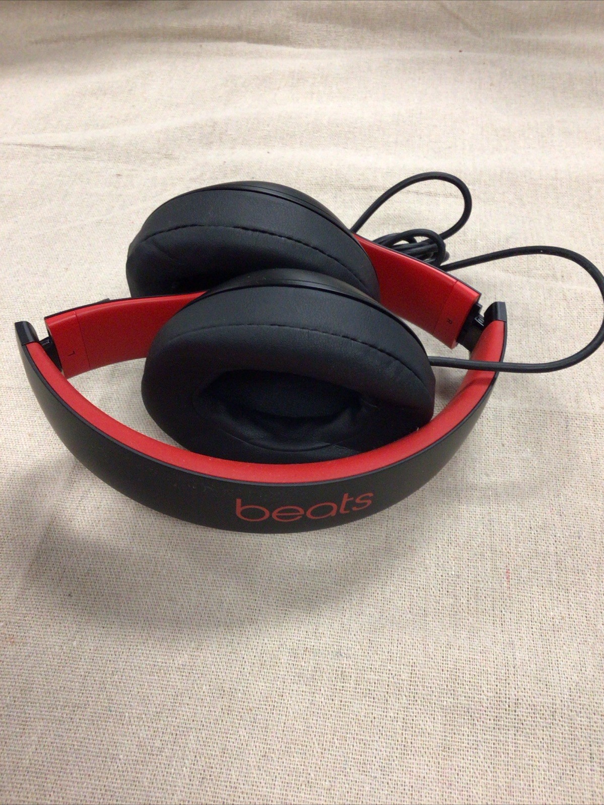 Beats Studio 3 Wired Over Ear Headphones Black/Red-Micro USB Type B Port No Box