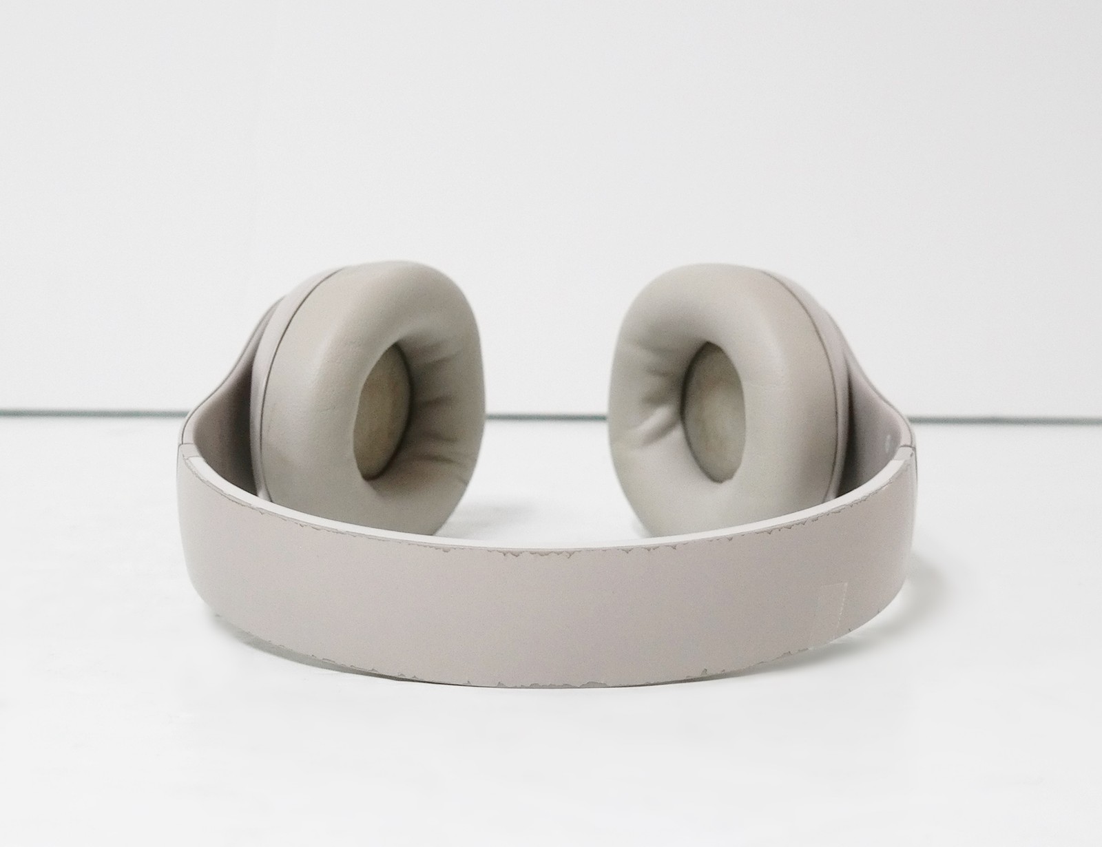 Beats by Dr. Dre Studio Pro Over-the-Ear Wireless Headphones MQTR3LLA Sandstone