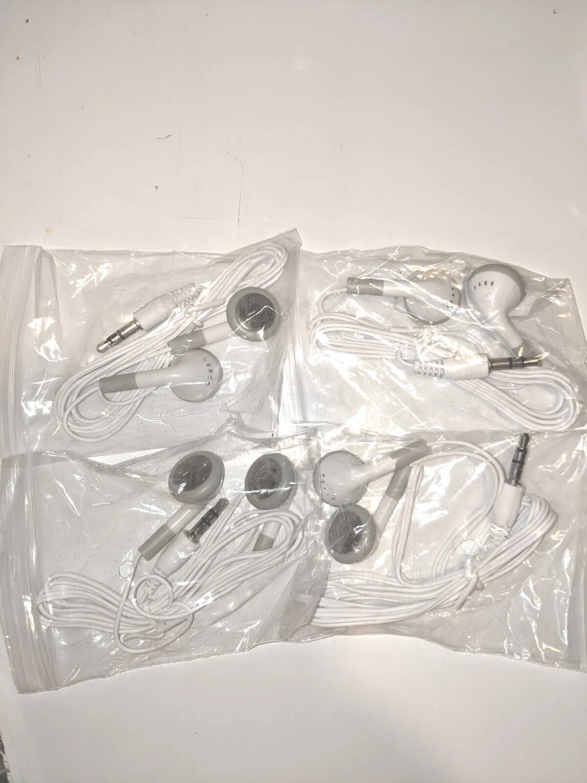 (4) Classic In Ear Buds Wired Headphones 3.5mm Jack Apple Samsung Android Nokia