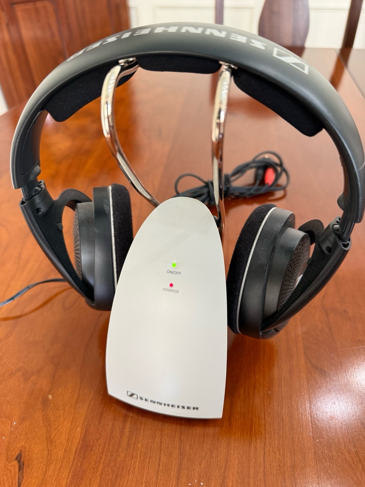 Sennheiser RS120 Wireless TV Headphone System Complete Tested Excellent