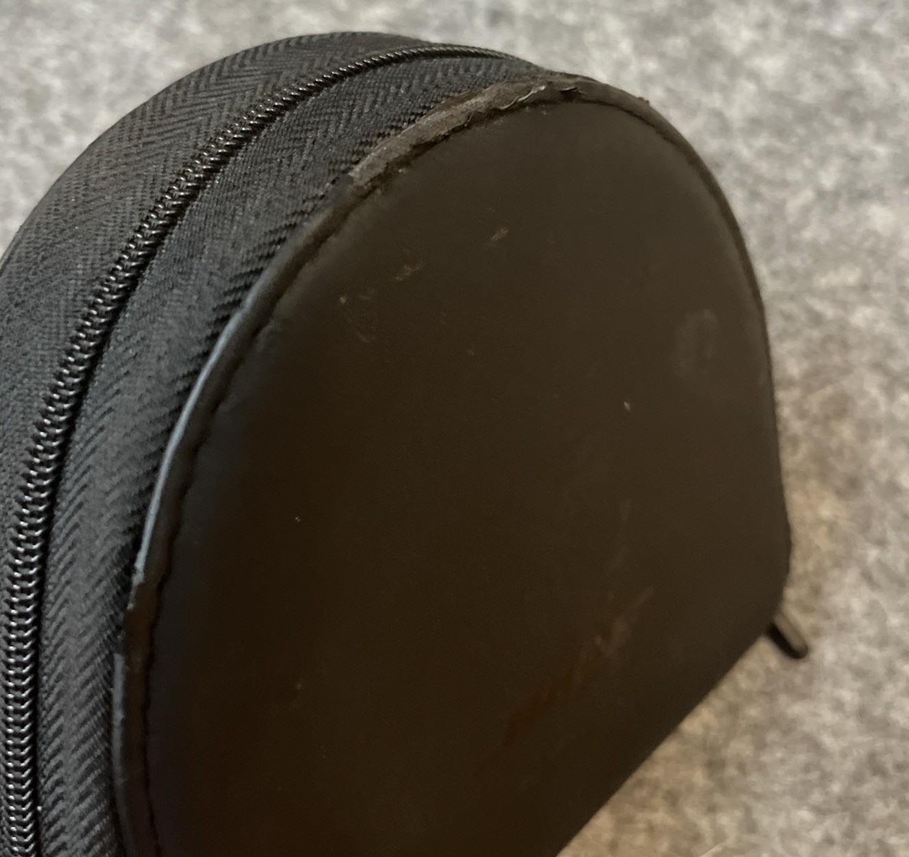 Bose On Ear Headphones Black 3.5 mm Audio Jack TESTED & Works Adjustable ~Case