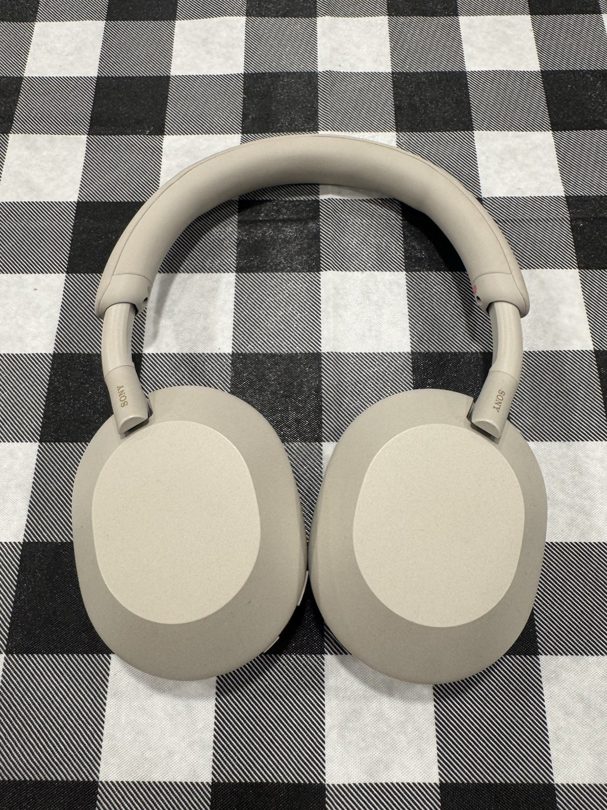 Sony WH-1000XM5 Wireless Noise Canceling Headphones – Silver Grey Tested