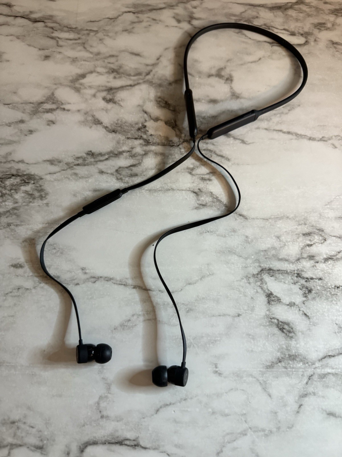 Beats by Dr. Dre Flex Wireless In-Ear Headphones –Black, Bluetooth. FOR REPAIR