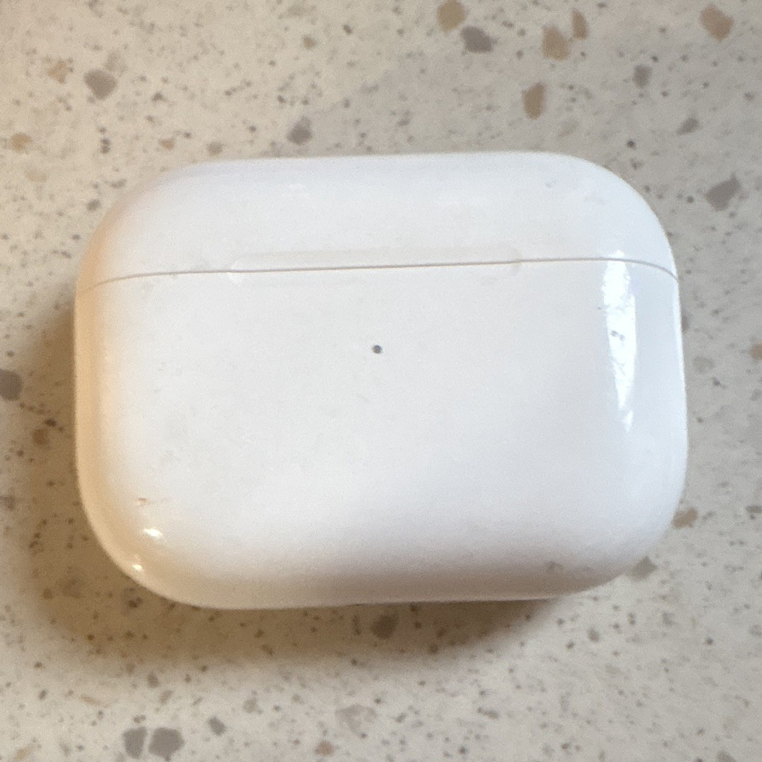 Apple AirPods Pro Wireless Bluetooth In-Ear Earbuds Charging Case White A2190
