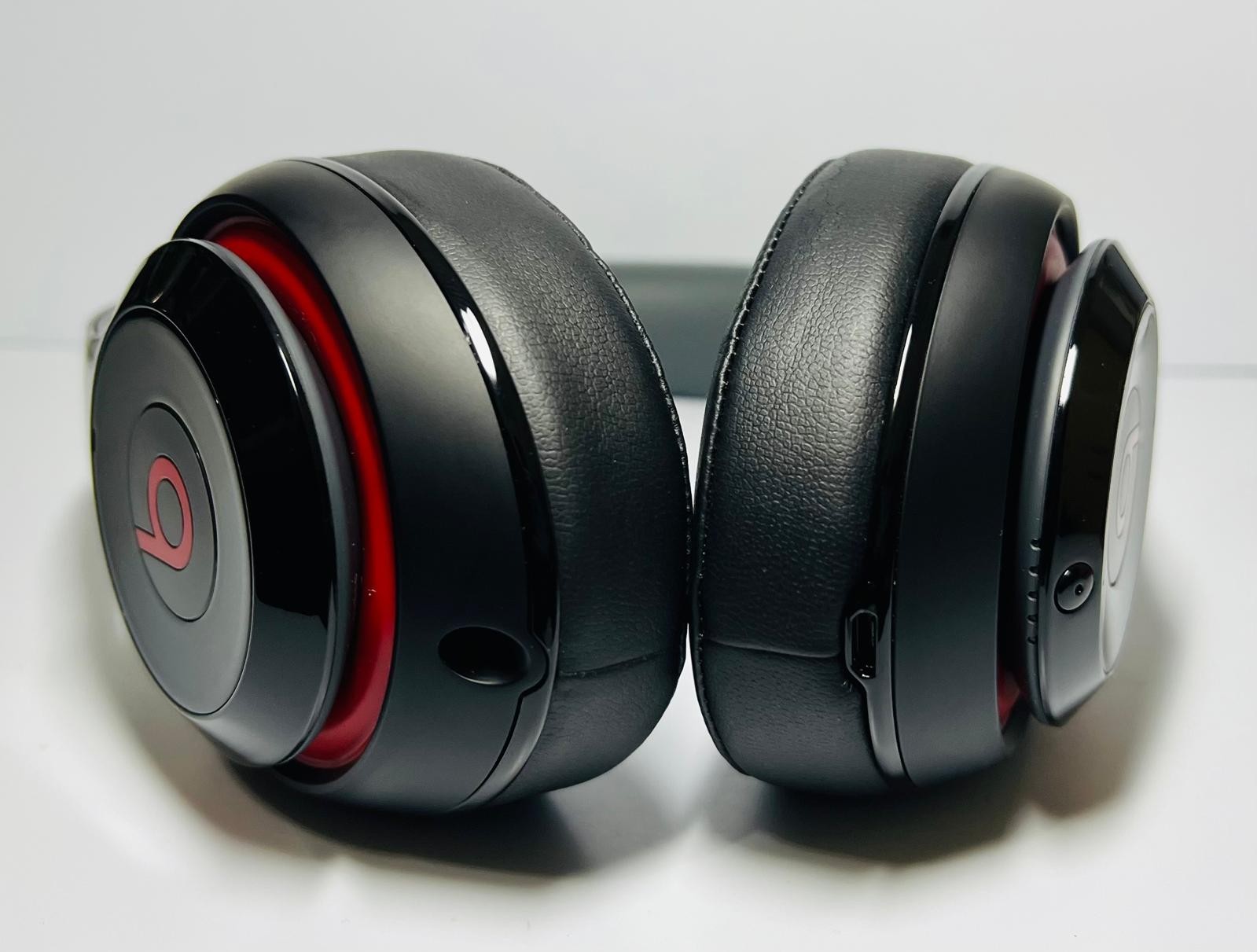 Beats Studio 2 Wired ( NOT WIRELESS) Ear Headphones – Black Glossy