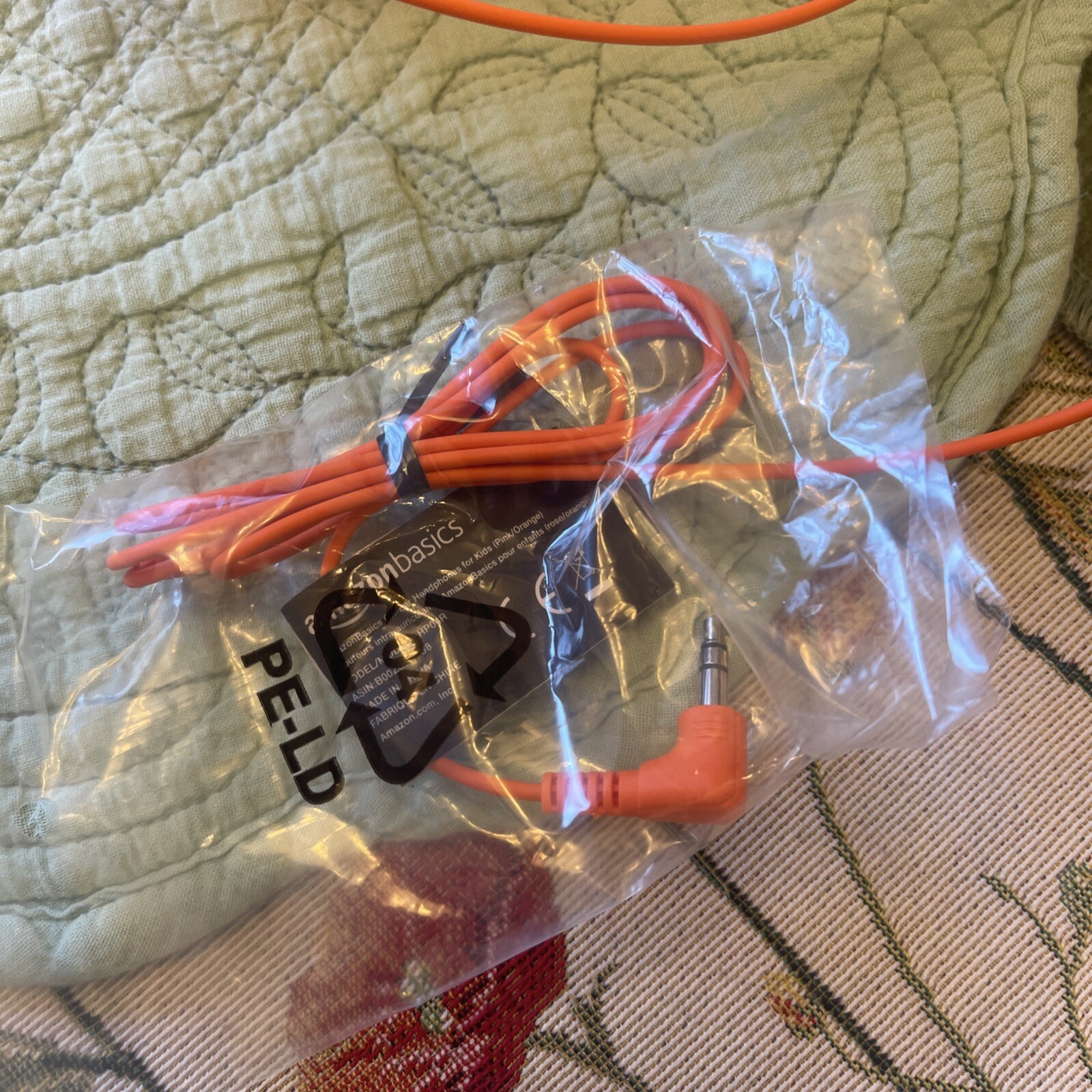 Amazon Basic for Girls Kids for School, Kids Wired Headphone