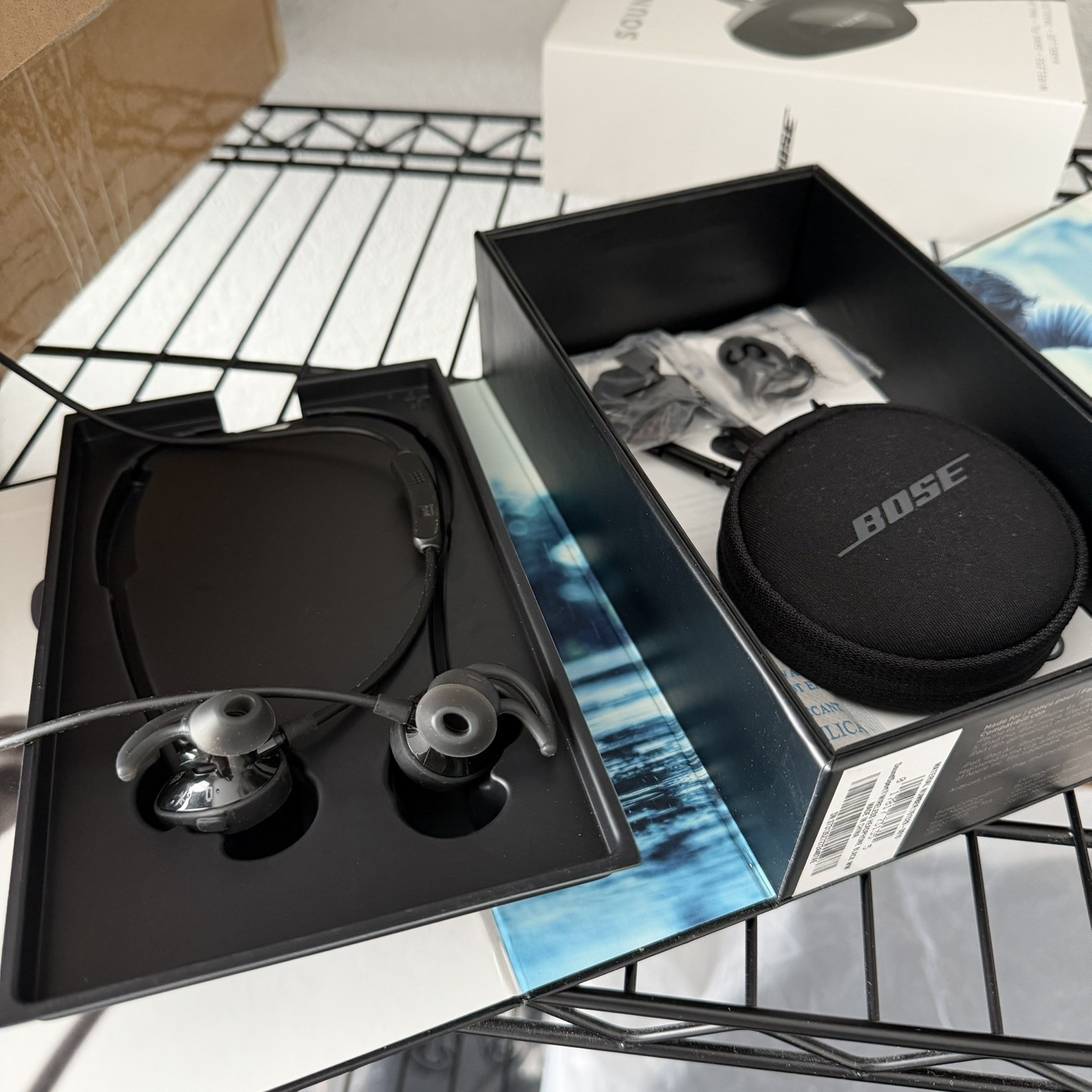 Bose Soundsport In-Ear Wireless Headphones – Black- Open Box
