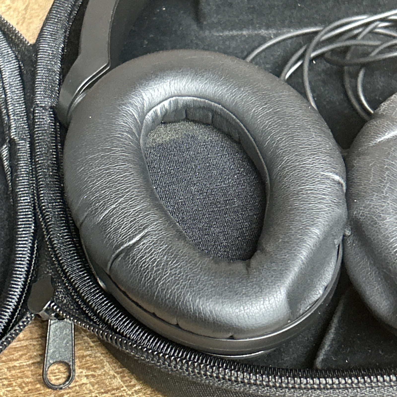 Audio-Technica ATH-ANC7B QuietPoint Active Noise-Cancelling On-Ear Headphones