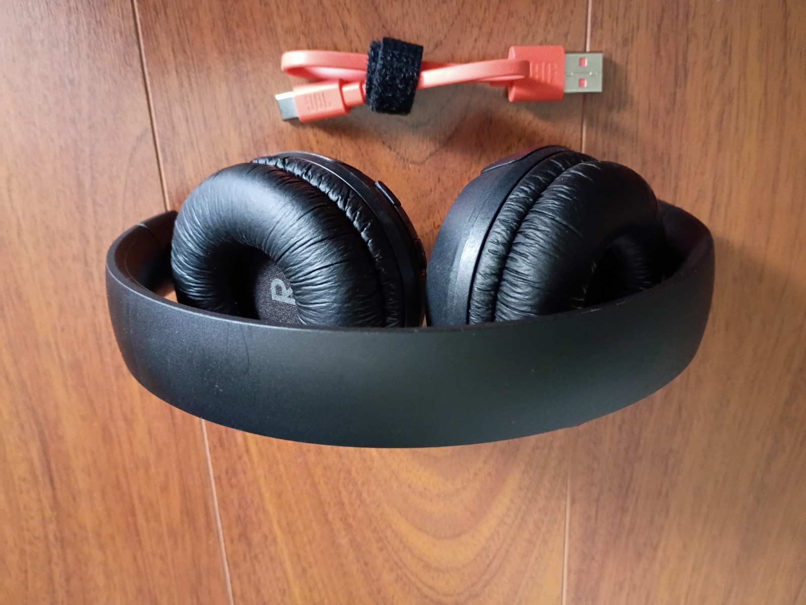 JBL Tune 510BT, Wireless on-ear headphones