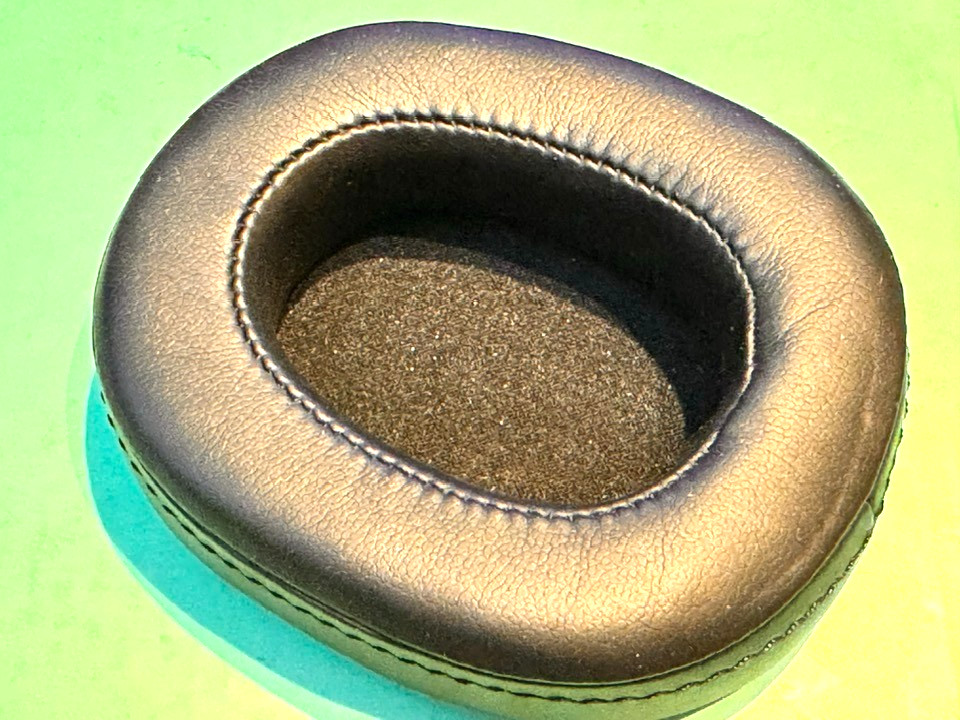 OEM BLACK CUSHION PILLOW FOR RAND MCNALLY CLEARDRYVE CD200 / CD220 HEADPHONES