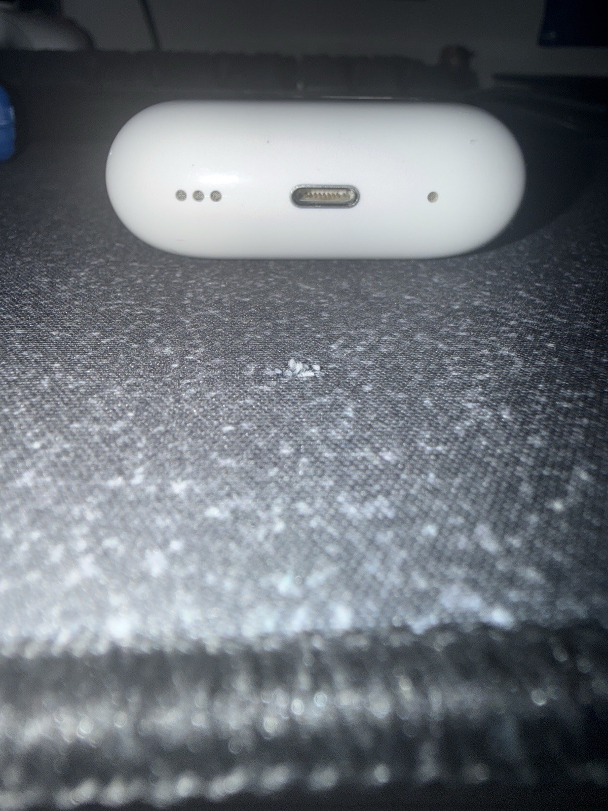 AirPod Pros with noise cancelation. Comes with XS/L ear parts and usb cable.
