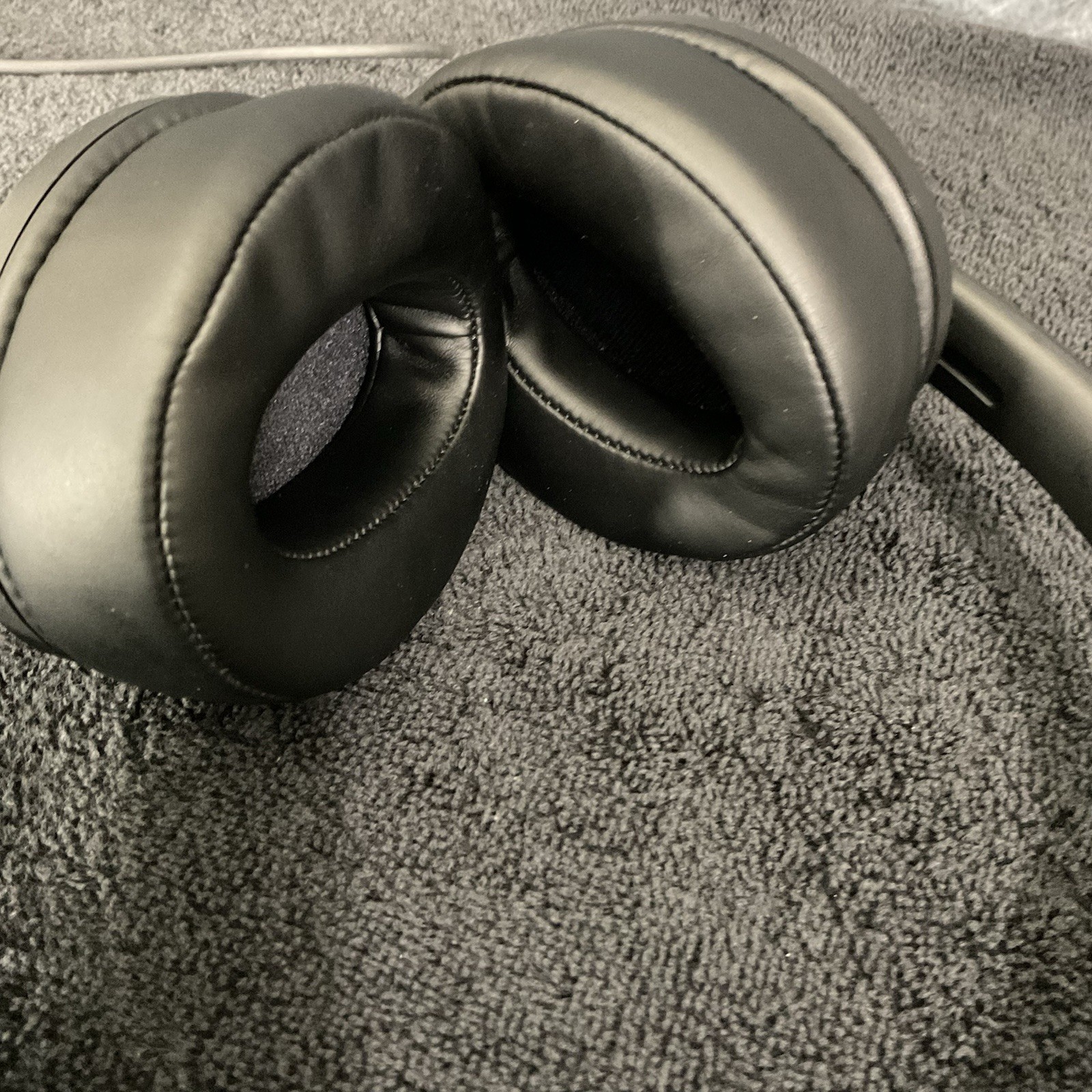 Sennheiser HD 300 Closed Back, FOLDABLE Around Ear Headphone – NEW W/O BOX