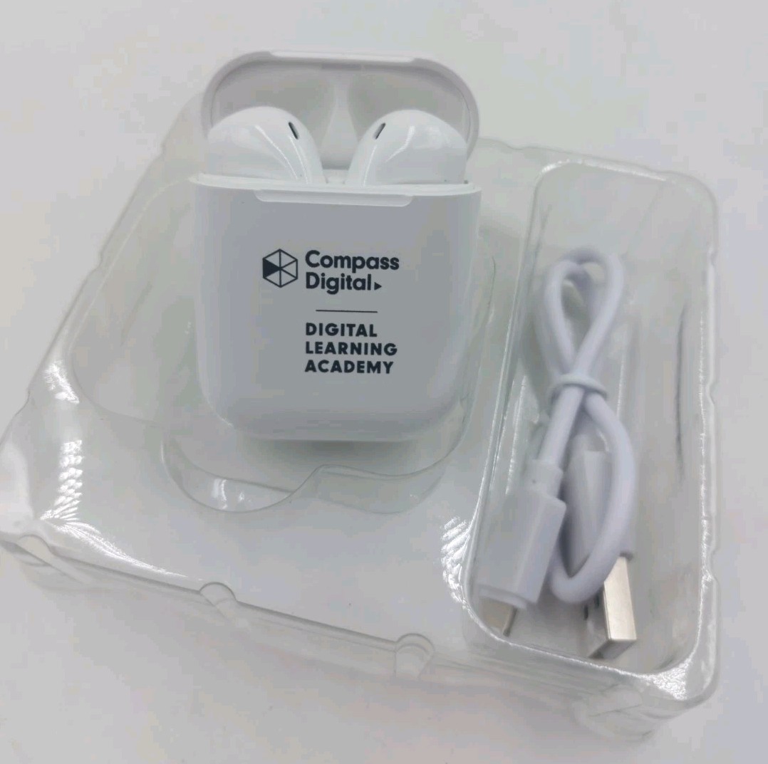 New Tustin TWS Bluetooth wireless Earbuds. EP42. 350mAh/3.7V. DC5V/1A 0.5W White