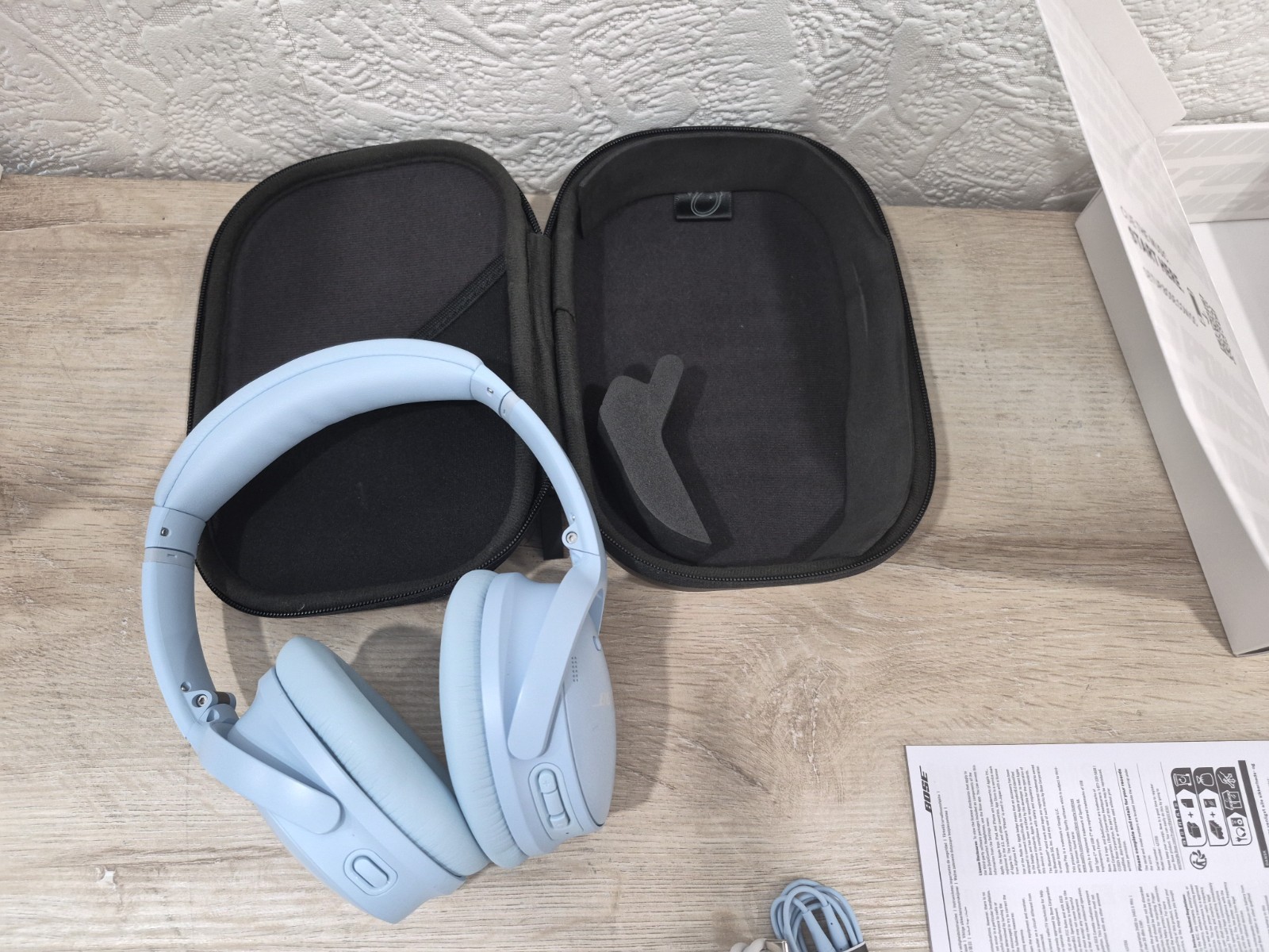 Bose QuietComfort Wireless Noise Cancelling Over-the-Ear Headphones – Blue
