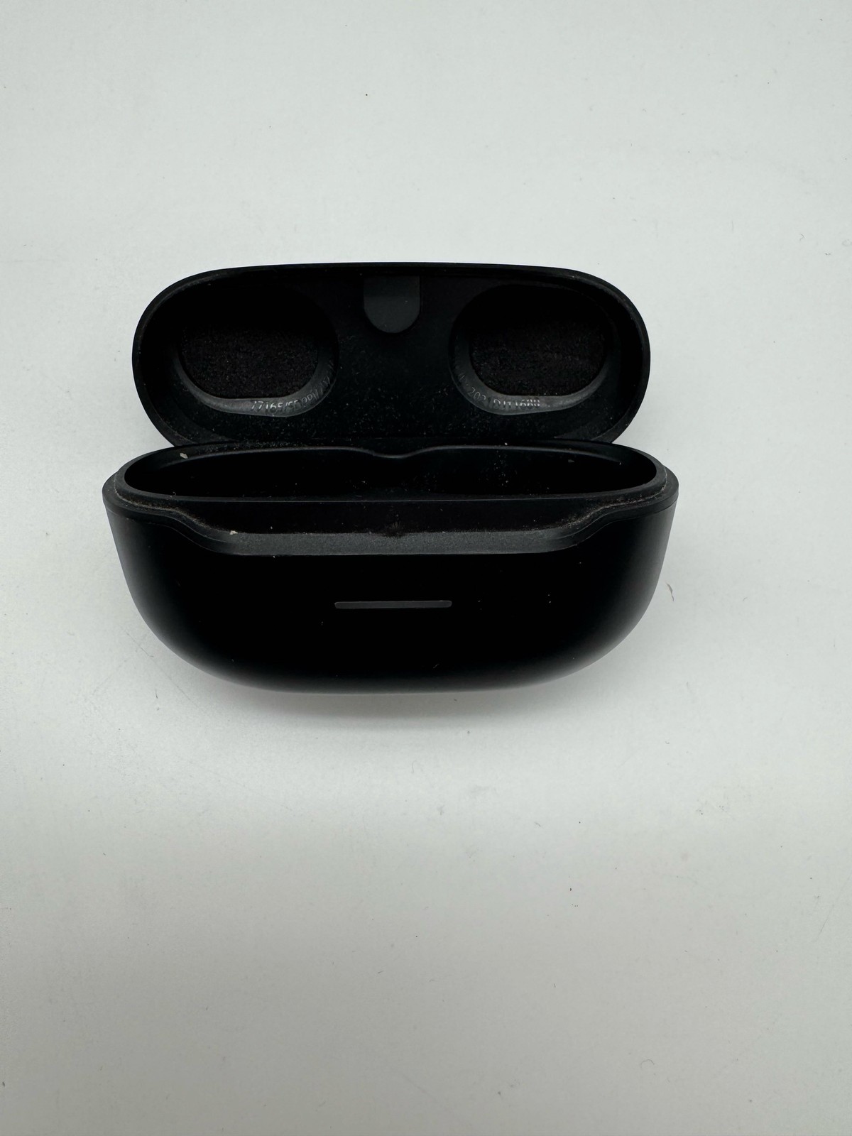 (BROKEN) JBL Endurance Race TWS Waterproof Sport Earbuds IP67 Bass Black (3)