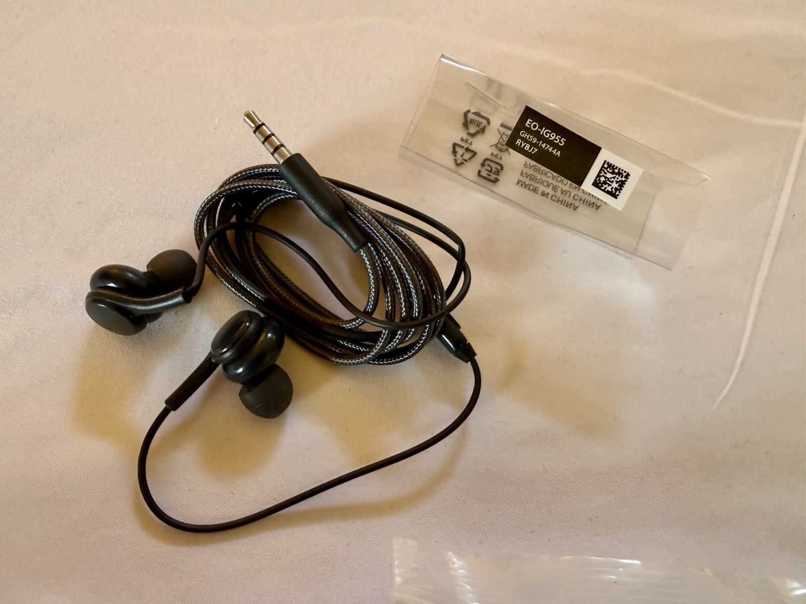 EO-IG955 In-Ear Earbud Headphones Black 3.5mm Jack Lot of 10
