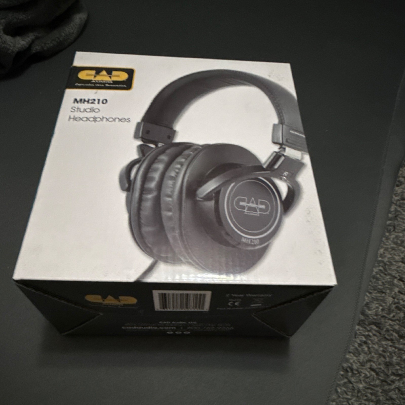 CAD Audio MH210 Studio Headphones Black 40mm Neodymium Drivers Leather Earpads