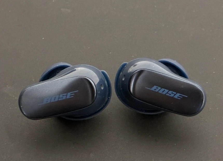 1 Pair Bose QuietComfort Ultra Earbuds Blue – Paired (no charging case)