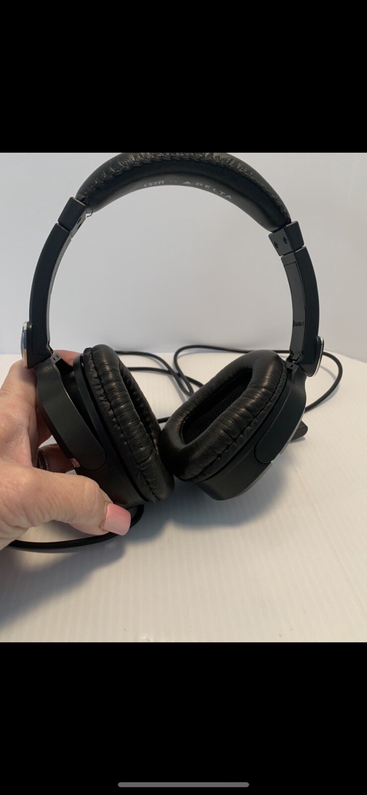 Headphones Delta Airlines LSTN In Flight Fly Movie Adjustable Woodgrain