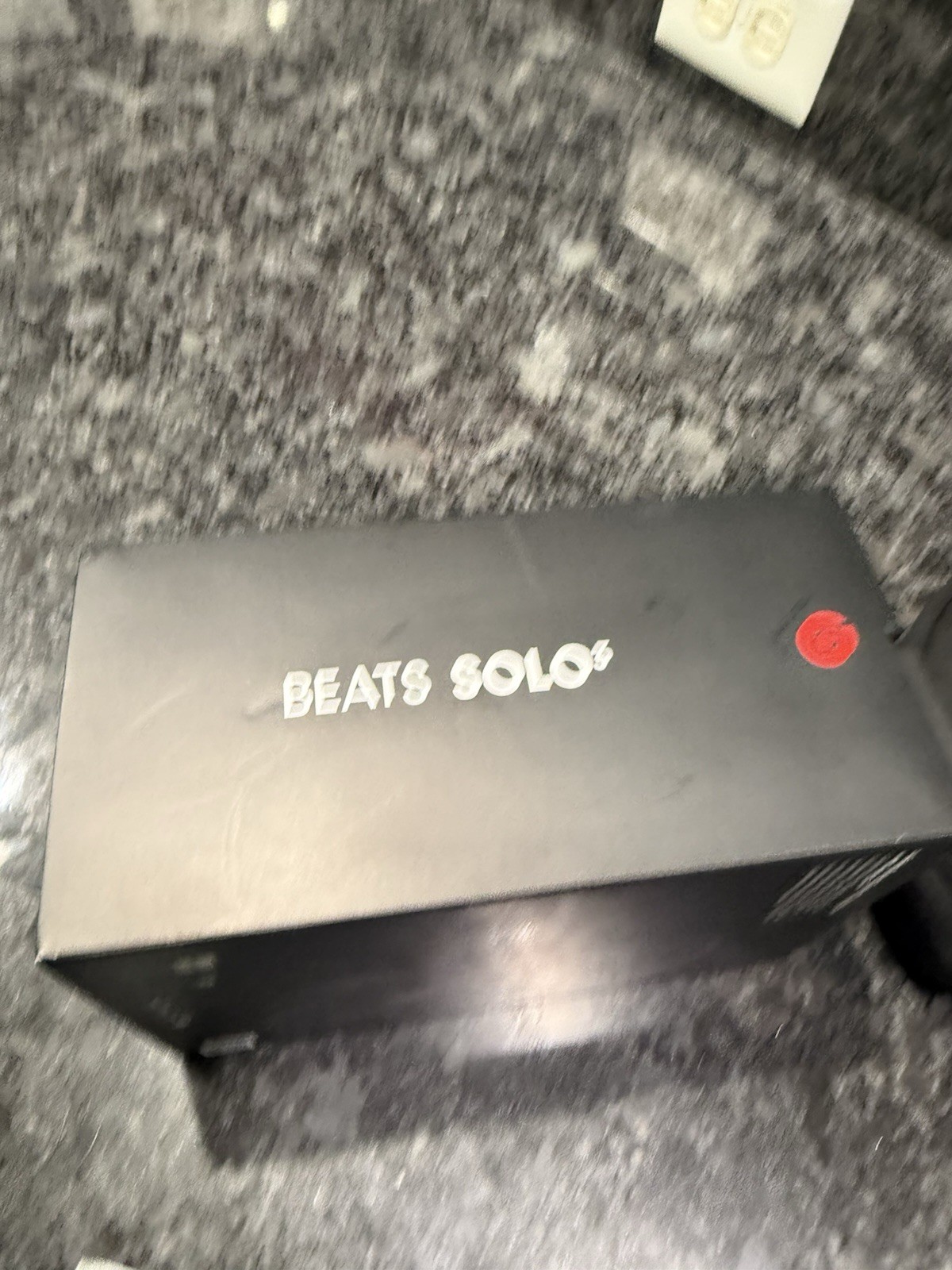 Beats by Dr. Dre Beats Solo3 Wireless On-Ear Headphones – White / Silver