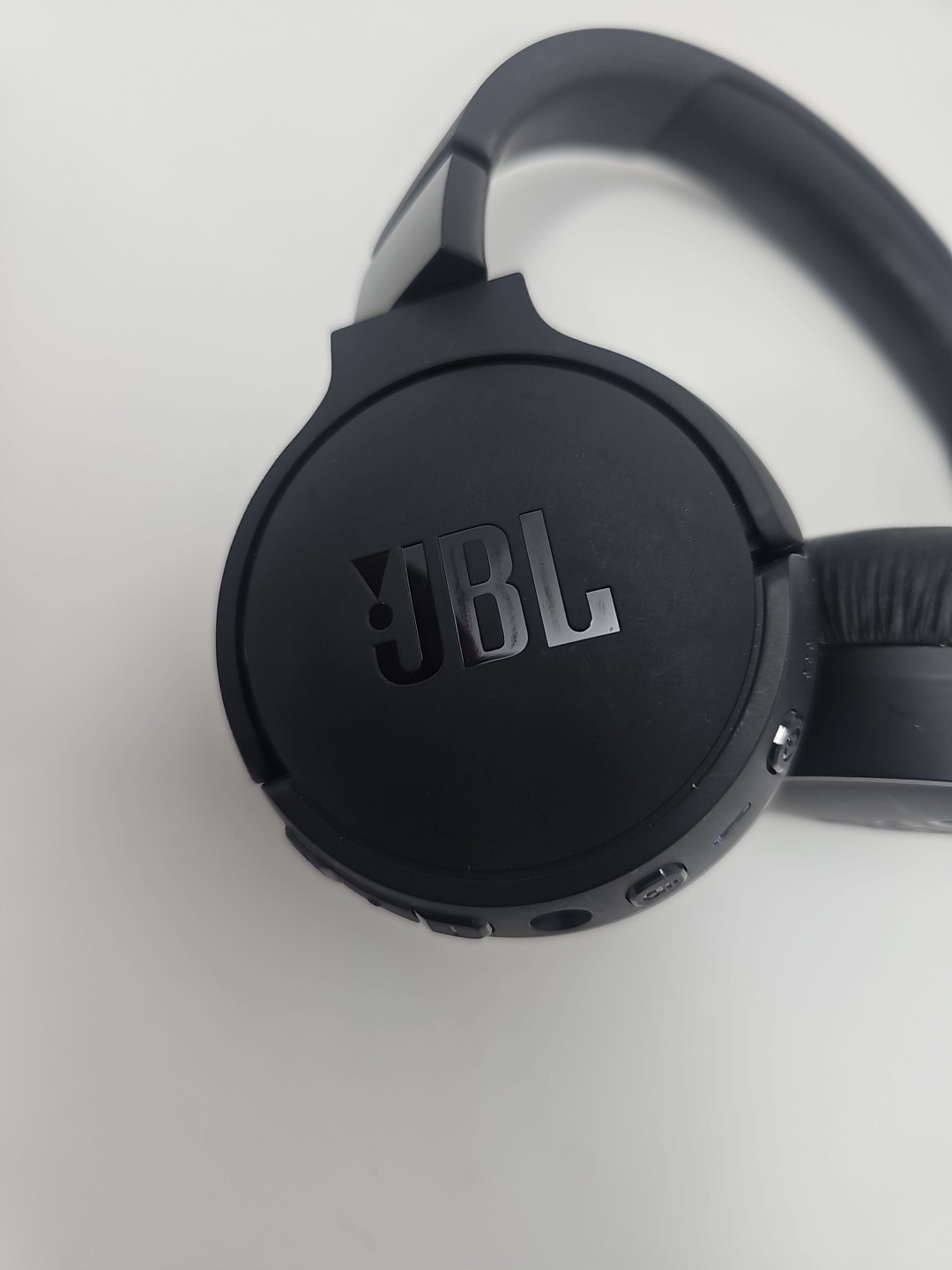 Jbl Tune 670NC Noise Canceling On Ear Headphones – Black