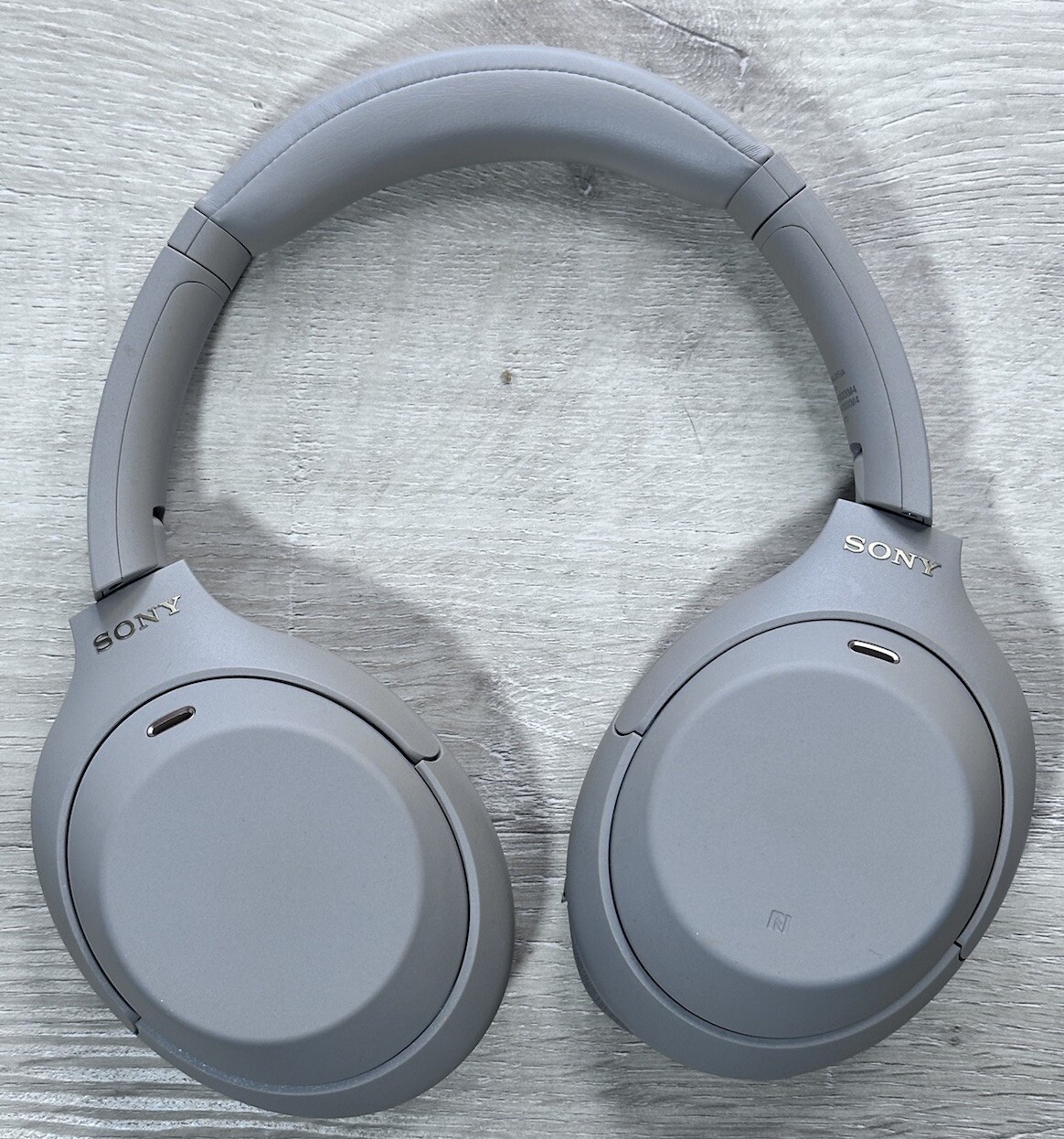 Sony WH-1000XM4/B Wireless Noise Canceling Overhead Headphones Silver #9.4