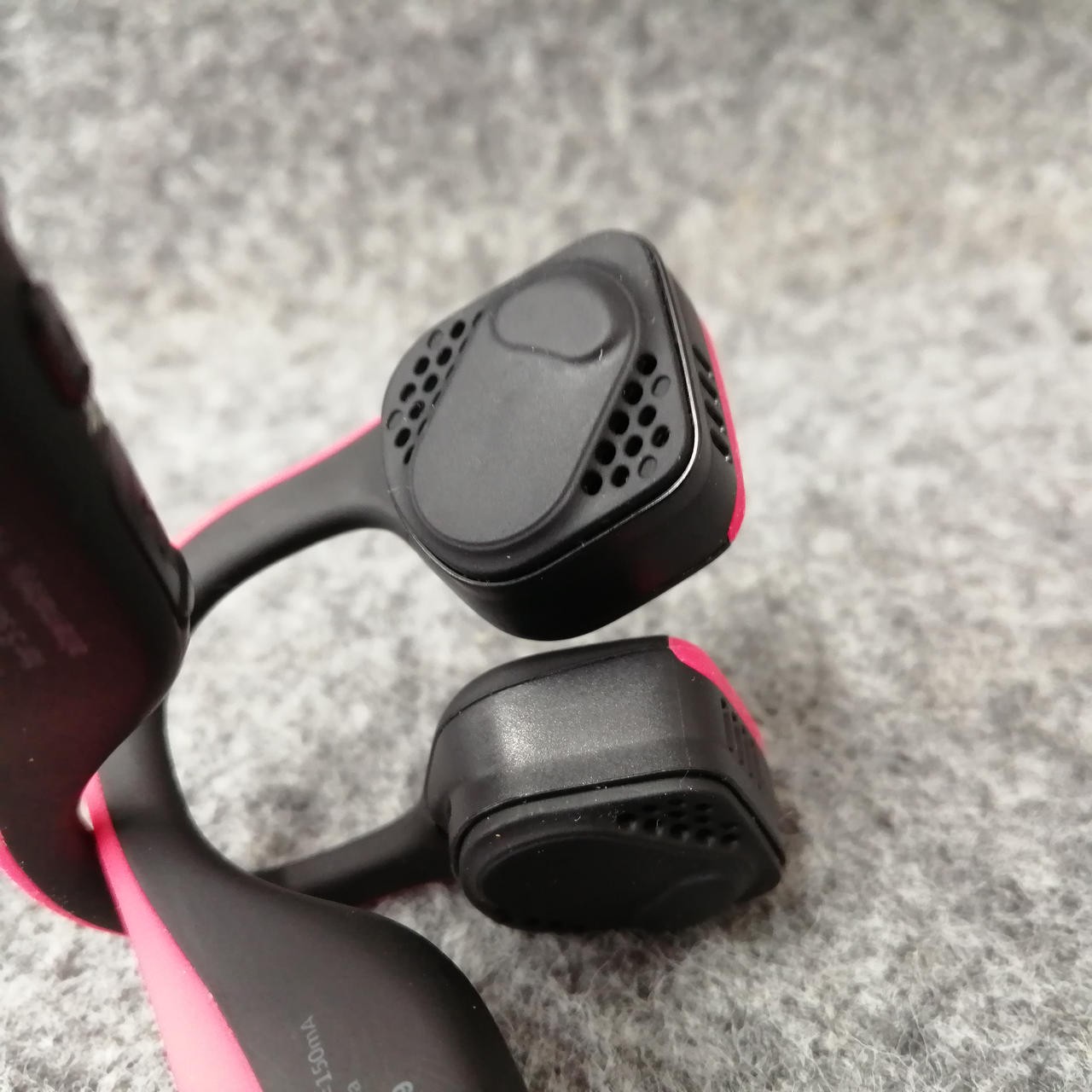 AfterShokz AS600 Trekz Titanium Wireless Bone Conduction Headphones Black-Pink